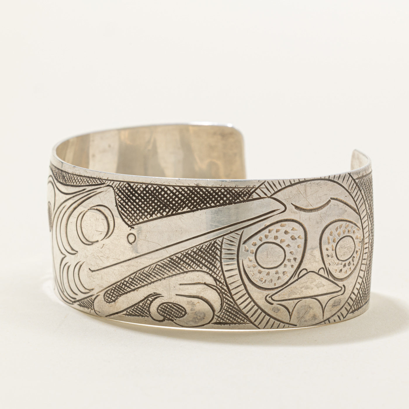 'Stuart Pagaduan' Sterling Silver Indigenous Carved Bird Cuff | 6"