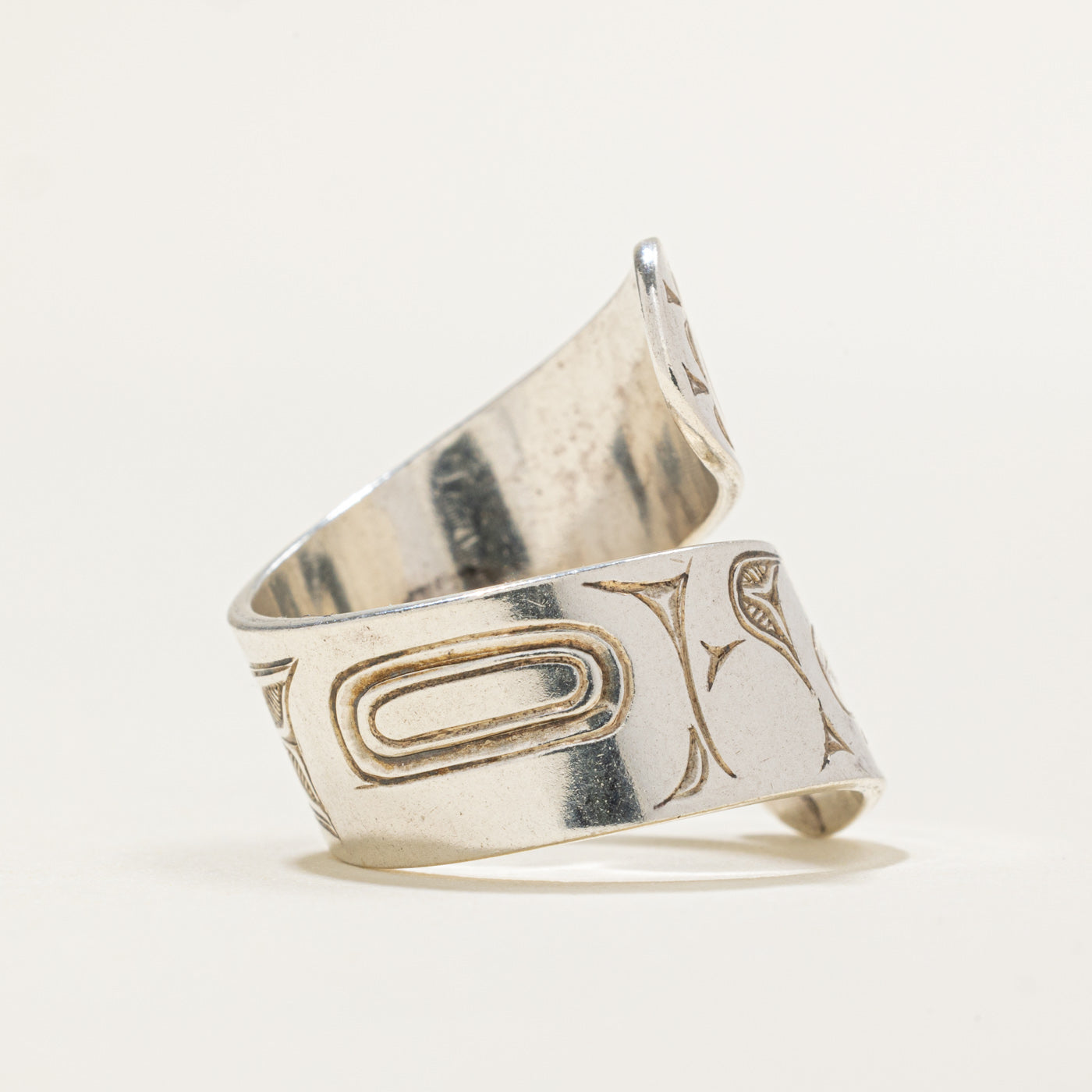 'Derek Wilson' Sterling Silver Indigenous Carved Eagle Bypass Ring | SZ 5.5