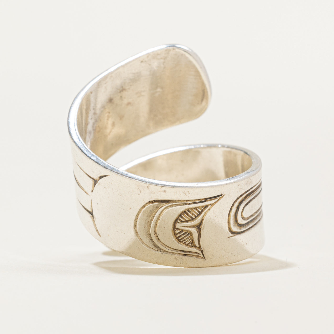 'Derek Wilson' Sterling Silver Indigenous Carved Eagle Bypass Ring | SZ 5.5