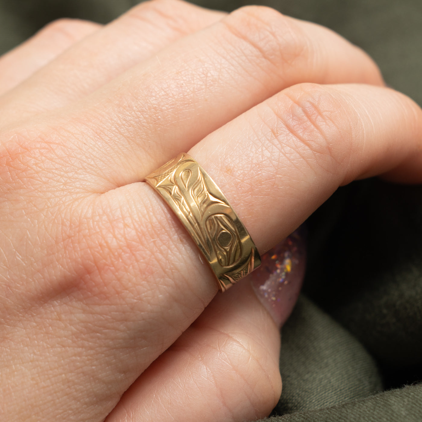 'David Neel' 14k Yellow Gold Indigenous Carved Wolf Ring | SZ 10.5