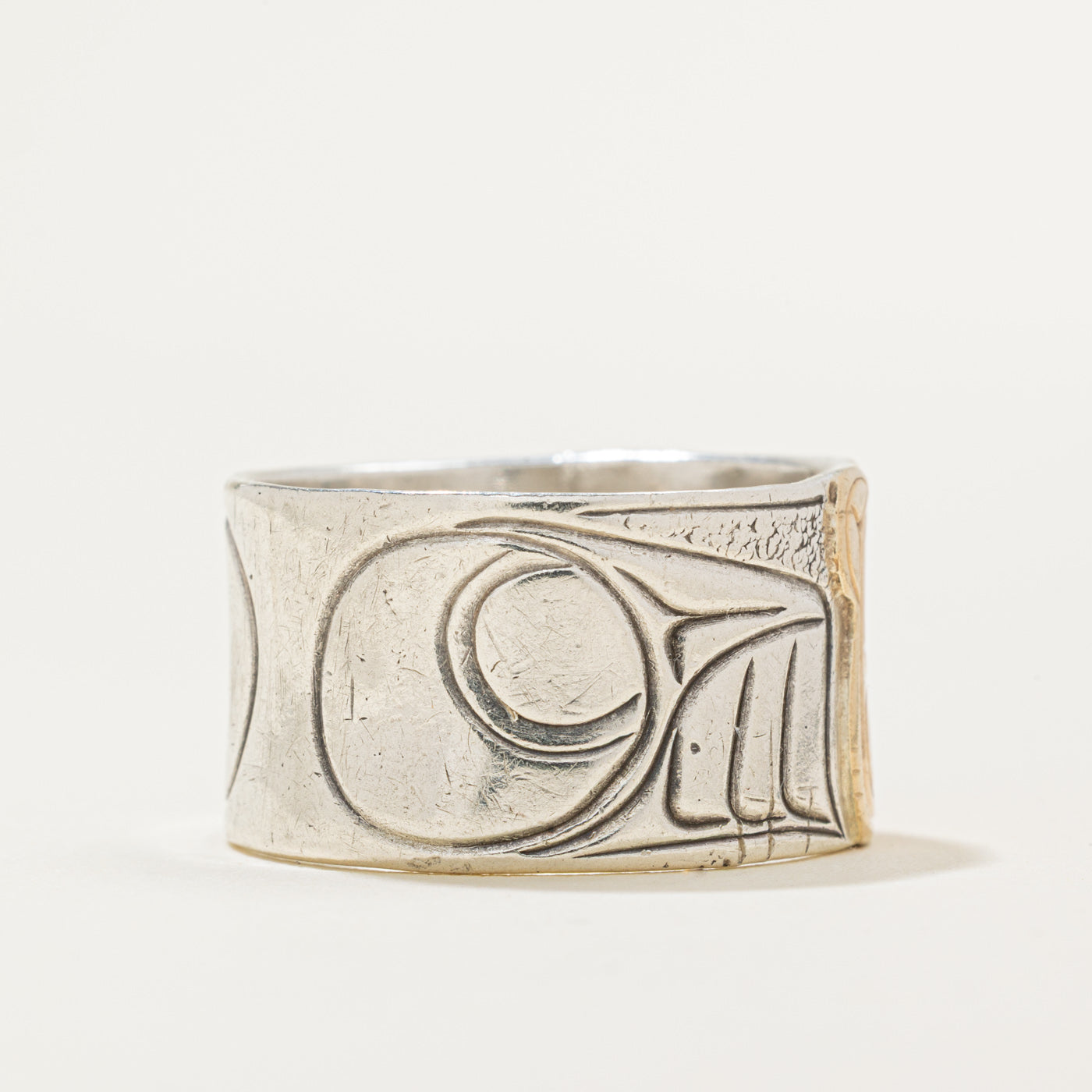 'Richard Lang' Sterling Silver and 14K Indigenous Carved Bear Ring | 12.8mm | SZ 10.75