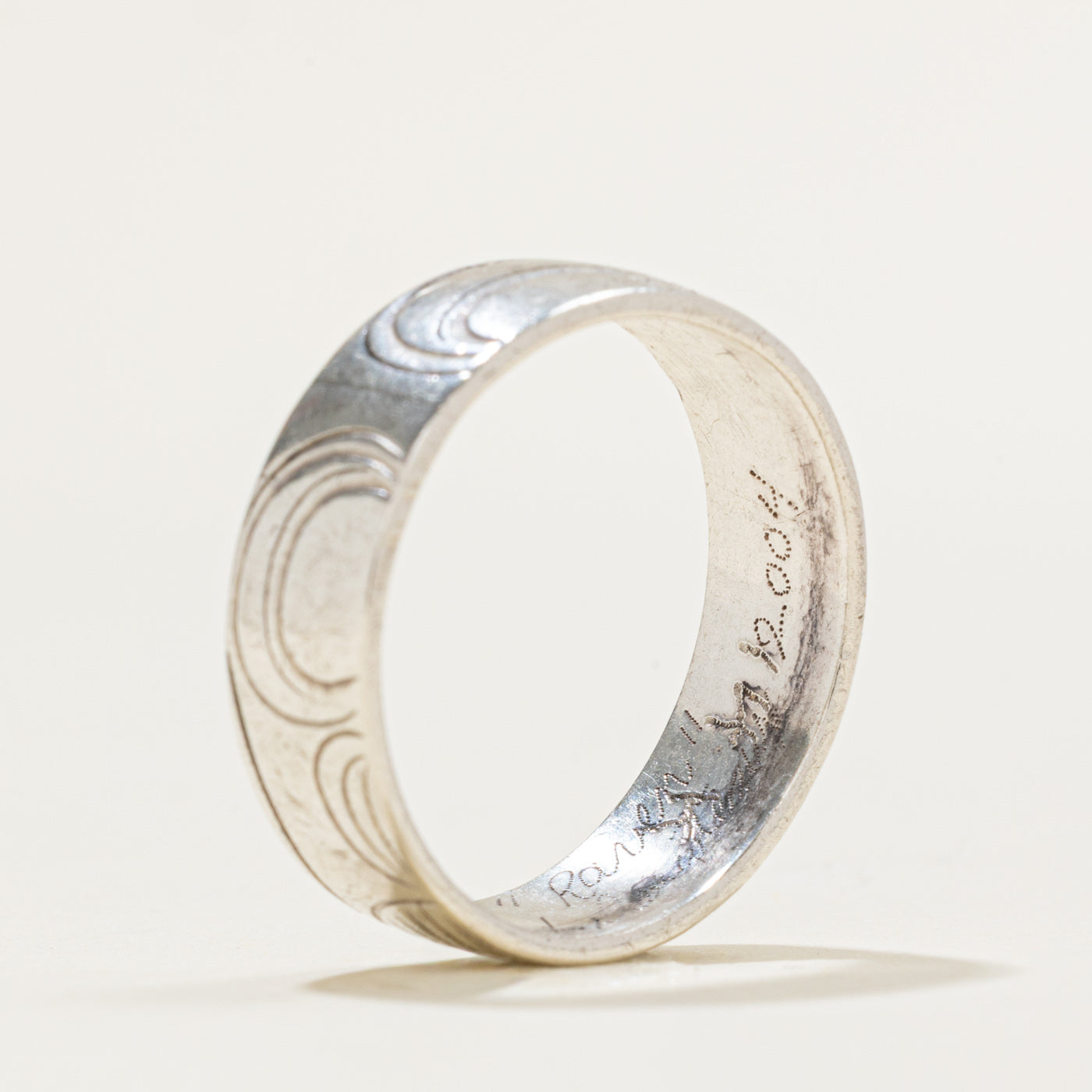 14K White Gold Indigenous Carved Raven Ring | 6.9mm | SZ 10.25
