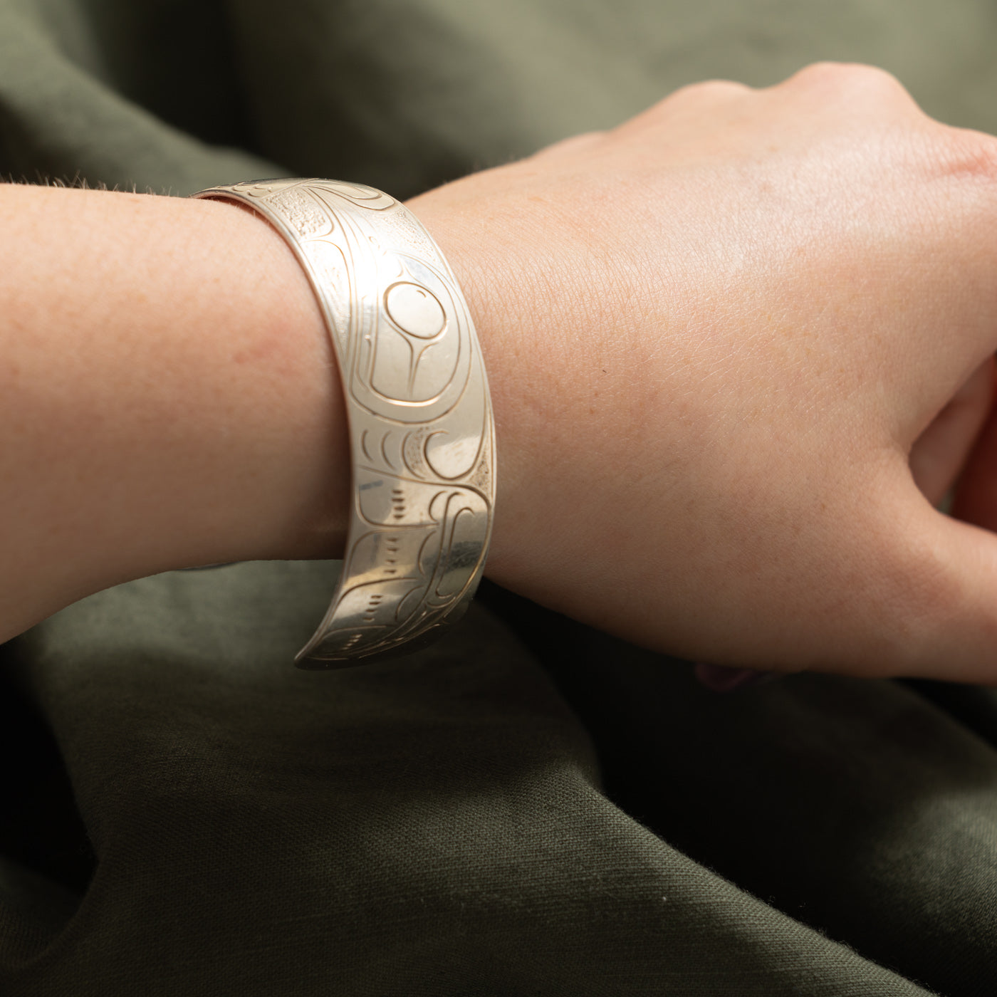 Sterling Silver Indigenous Carved Eagle & Hummingbird Cuff | 6"