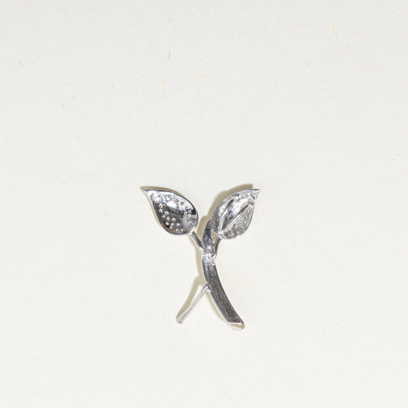 18k Diamond Leaves Pendant | 0.08ctw