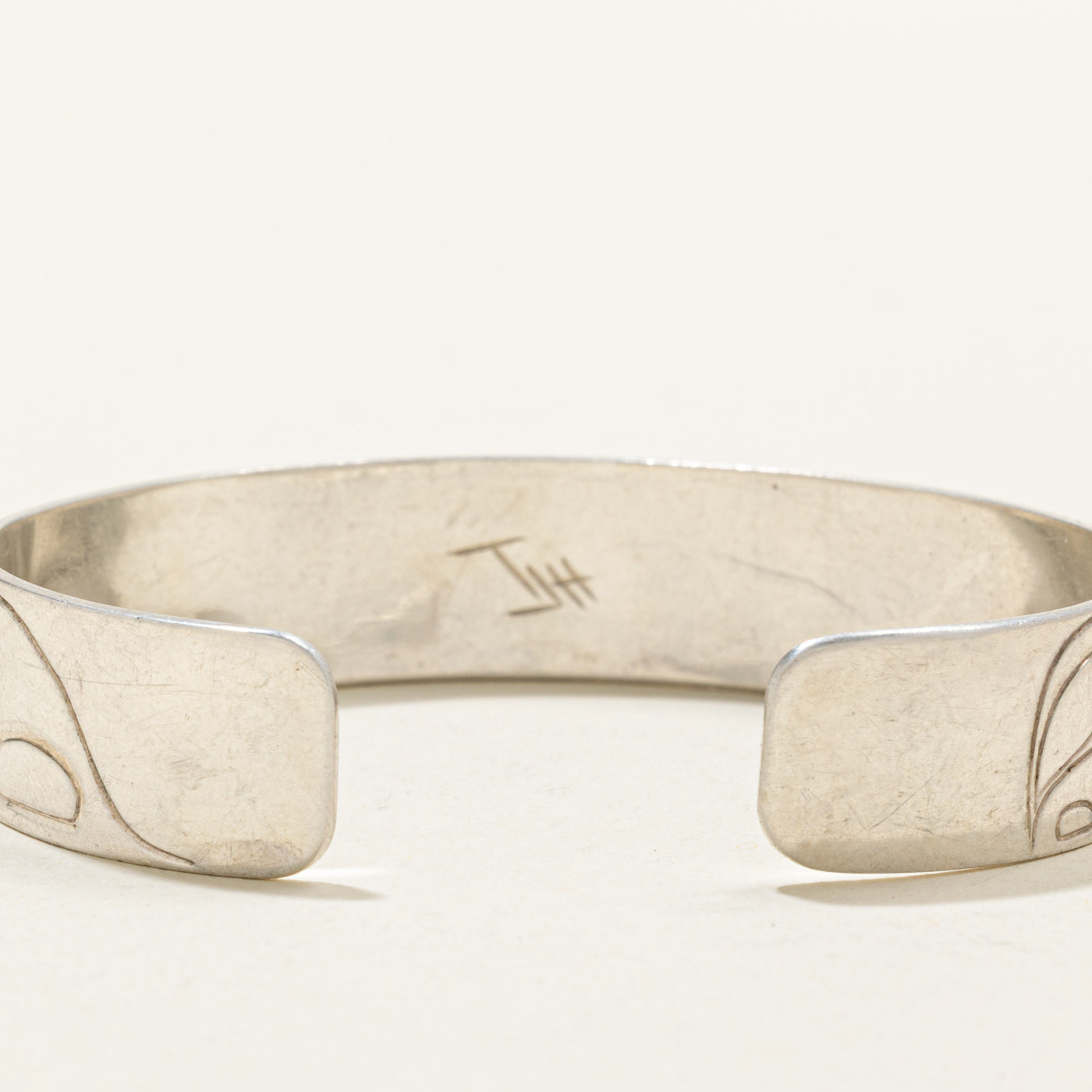 'Travis Henry' Sterling Silver Indigenous Carved Orca & Bird Cuff | 6"