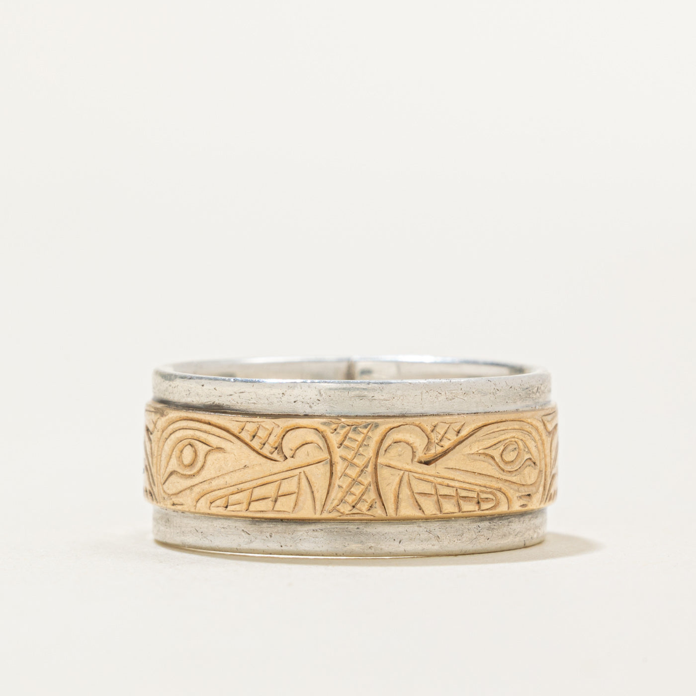 'Lloyd Wadhams Jr.' Sterling Silver & 14k Indigenous Carved Wolves Split Design Ring | SZ 5.5