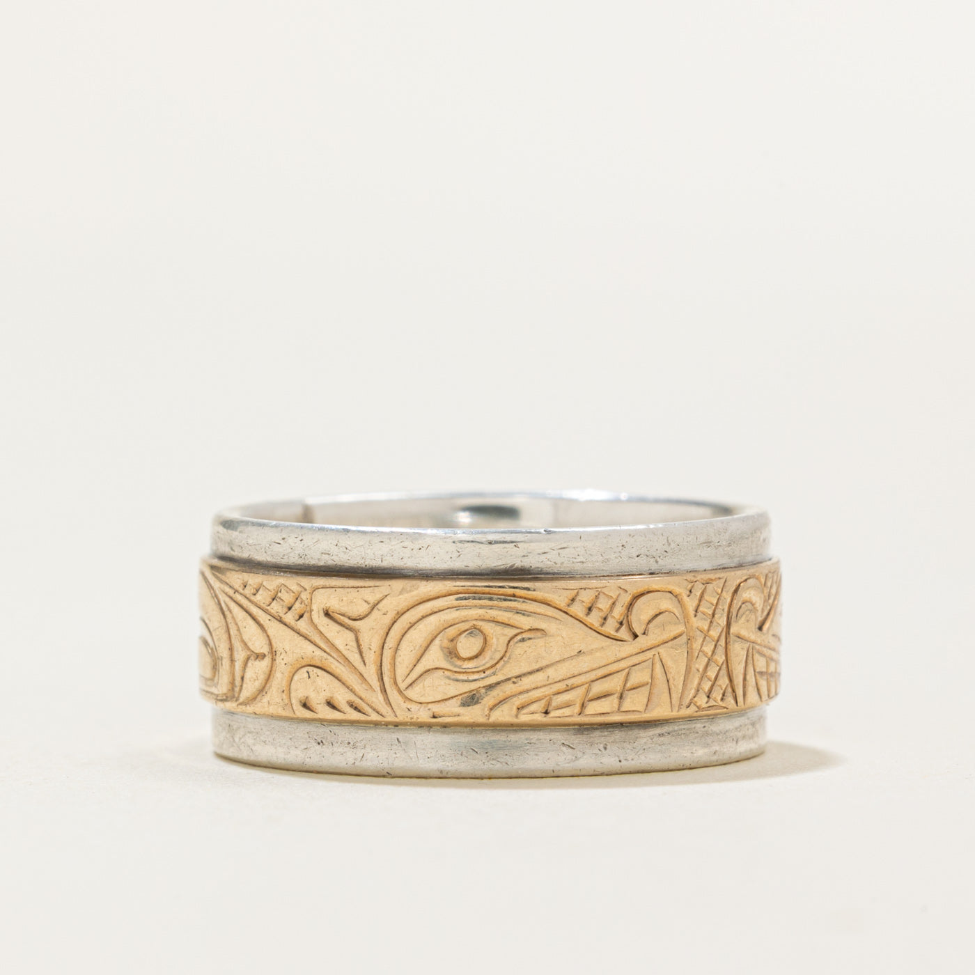 'Lloyd Wadhams Jr.' Sterling Silver & 14k Indigenous Carved Wolves Split Design Ring | SZ 5.5