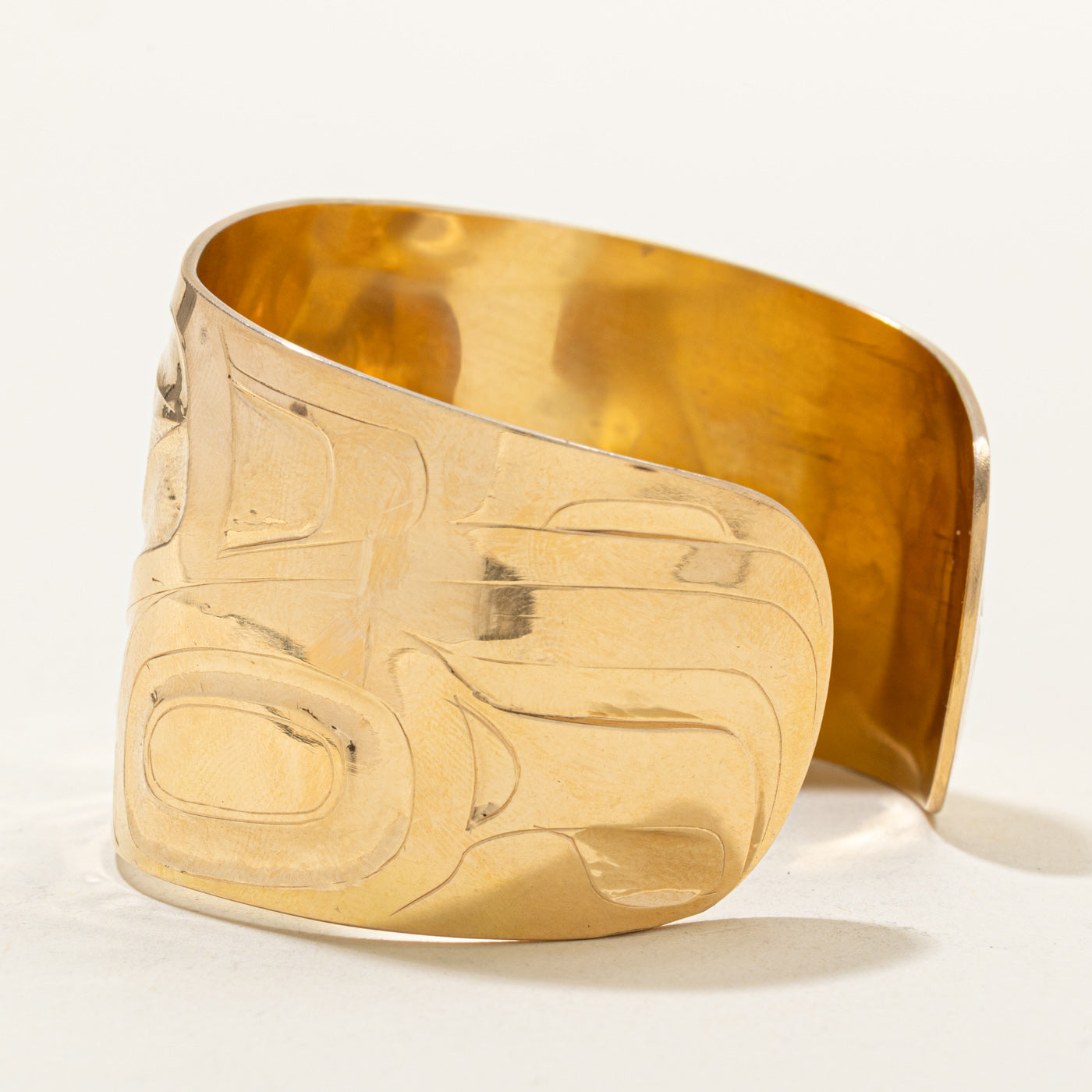 'Alvin Adkins' 18K Indigenous Carved Eagle Cuff | 6"