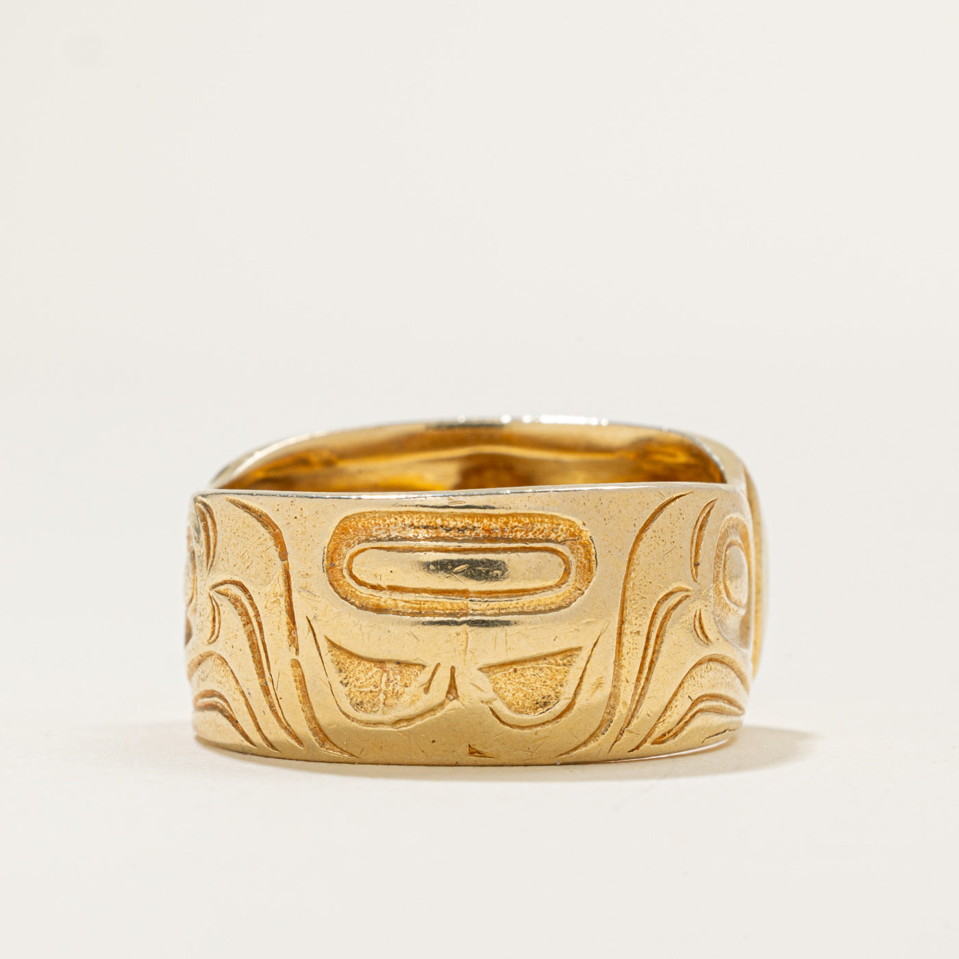 18k Yellow Gold Indigenous Carved Raven Ring | SZ 12.75