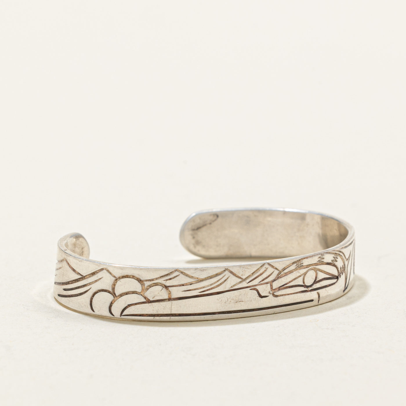 'Ray Dumont' Sterling Silver Indigenous Carved Hummingbird Baby Cuff | 3.5"