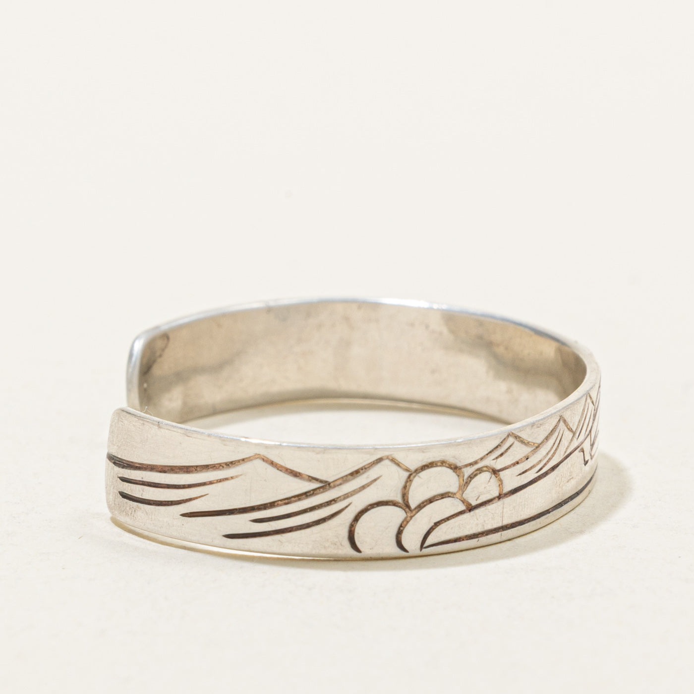 'Ray Dumont' Sterling Silver Indigenous Carved Hummingbird Baby Cuff | 3.5"