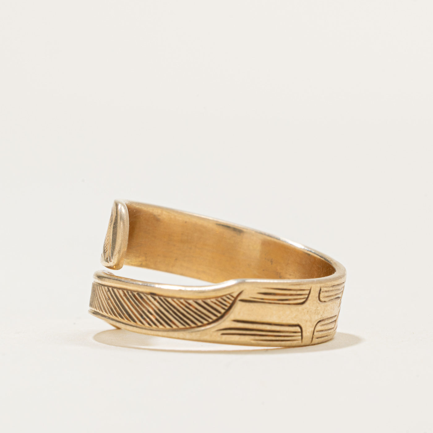 'Bill Helin' 14k Yellow Gold Indigenous Carved Raven Bypass Ring | SZ 6.5