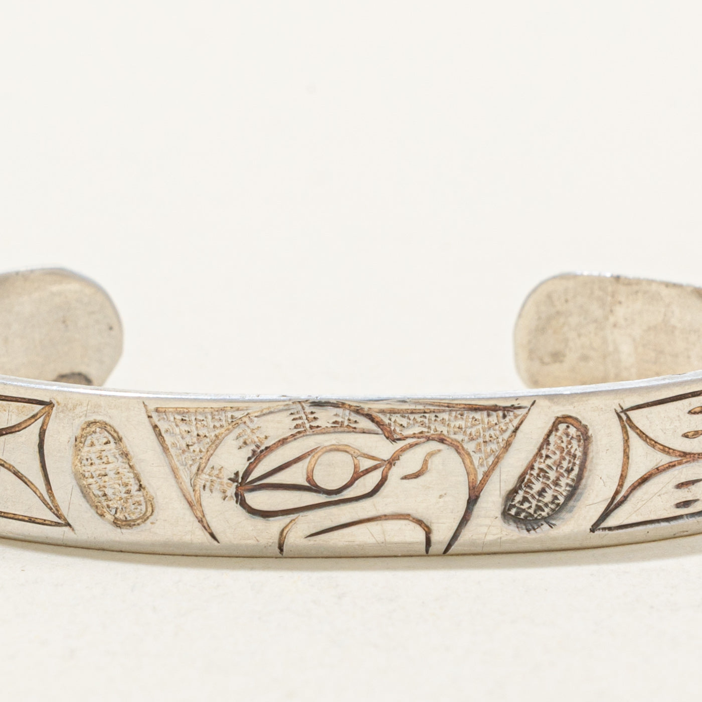 'Ray Dumont' Sterling Silver Indigenous Carved Eagle Baby Cuff | 3.5"