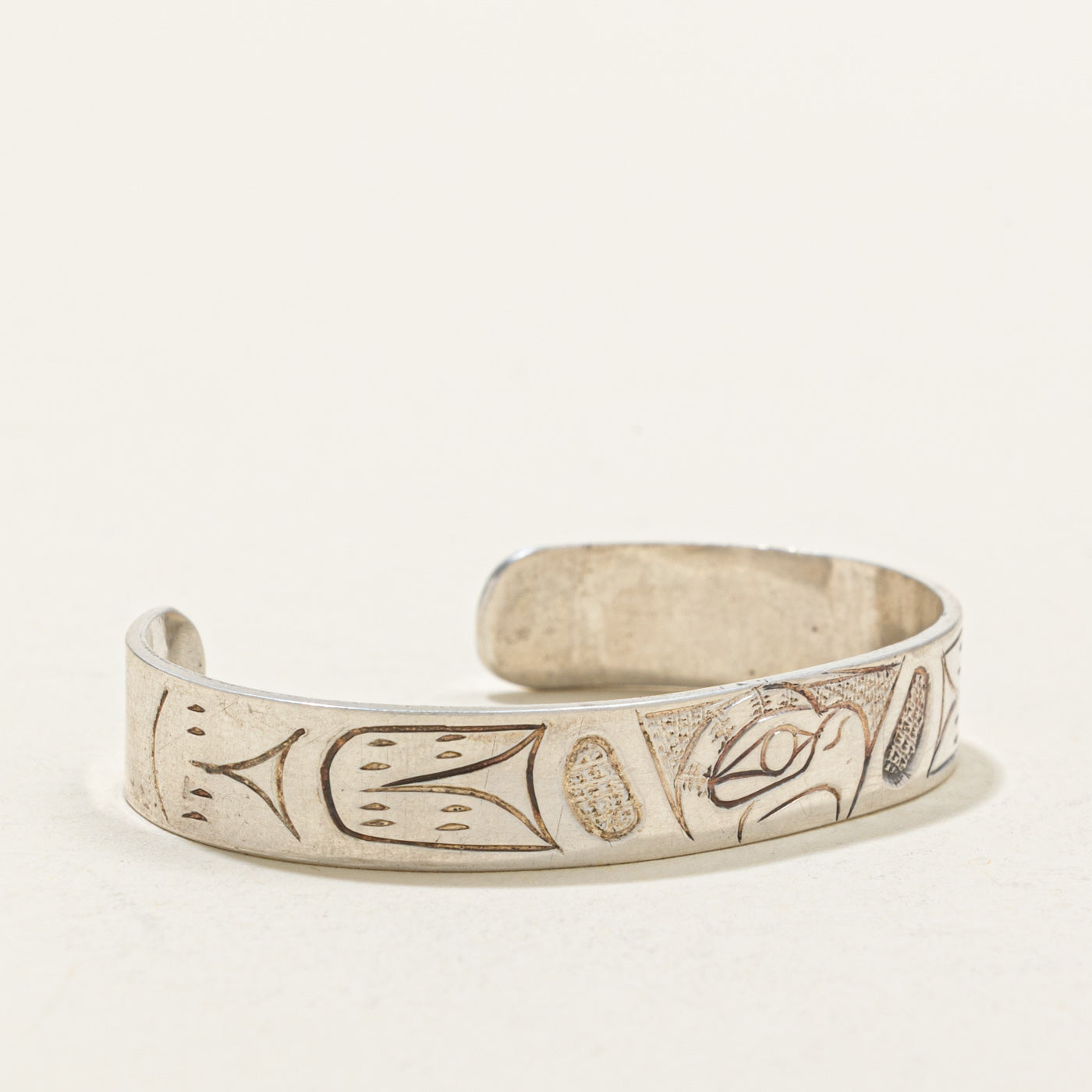 'Ray Dumont' Sterling Silver Indigenous Carved Eagle Baby Cuff | 3.5"
