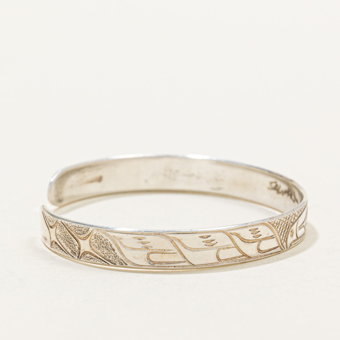'Randy Wisla' Sterling Silver Indigenous Carved Salmon & Stars Cuff | 6"