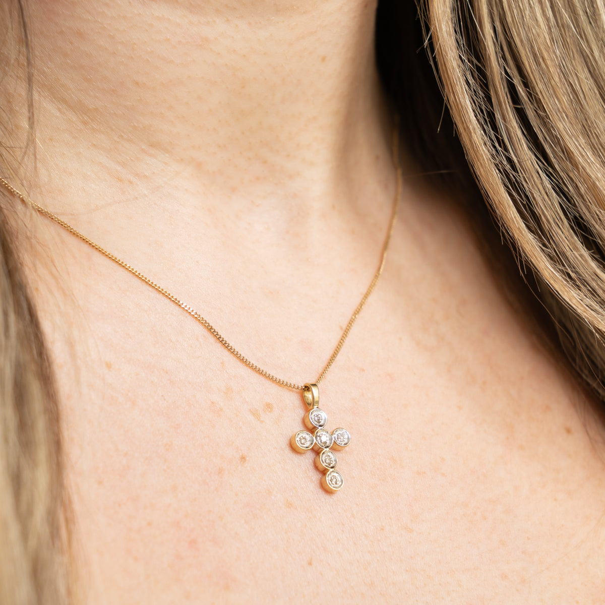 14k Illusion Set Diamond Cross Pendant | 0.09ctw