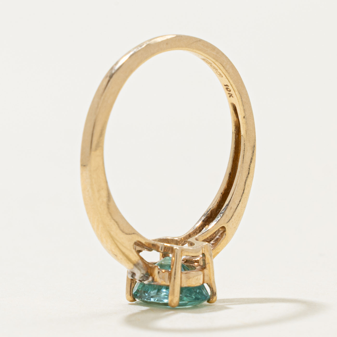 10k Oval Cut Aquamarine & Diamond Ring | 0.70ct, 0.02ctw | SZ 5