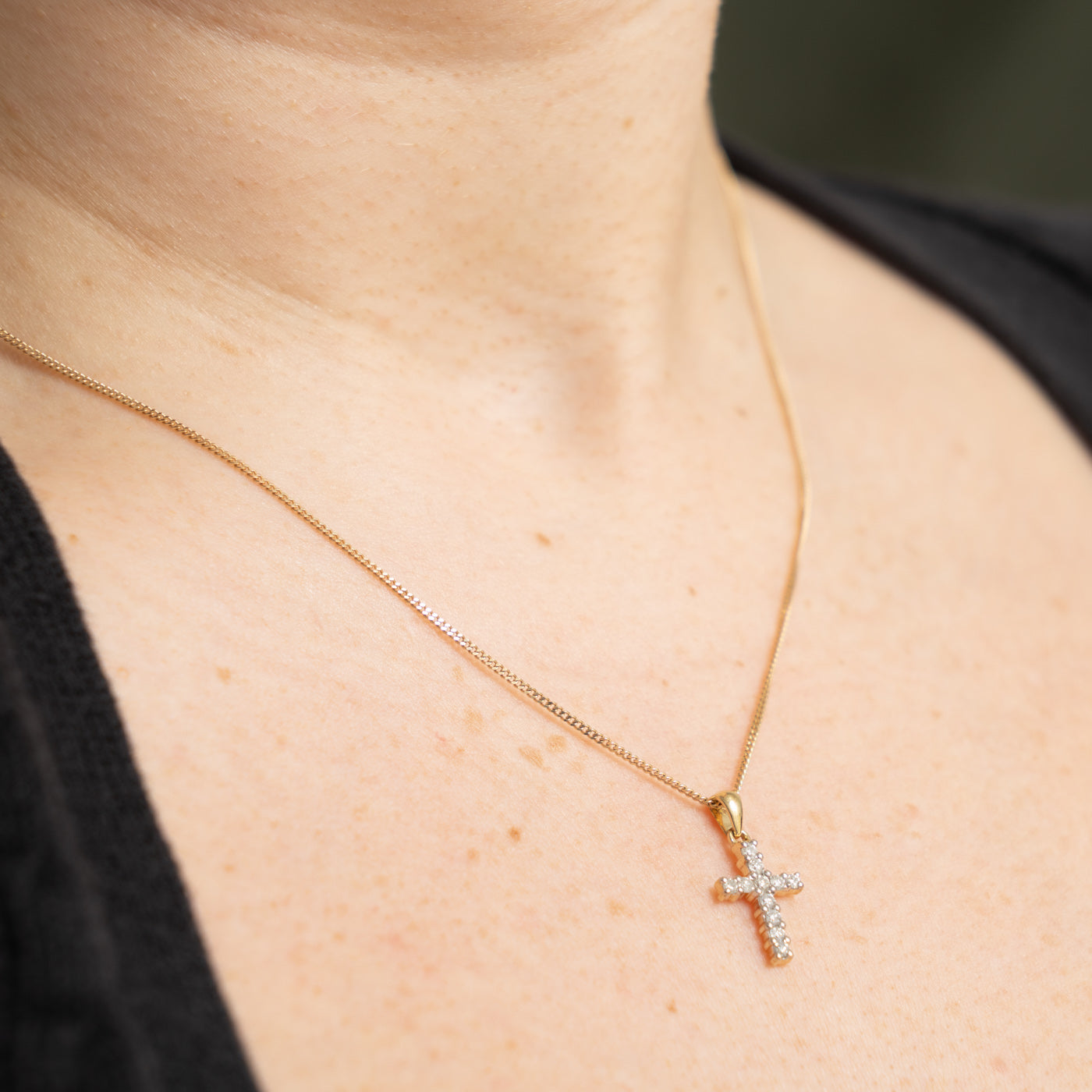 14k Diamond Cross Pendant | 0.20ctw