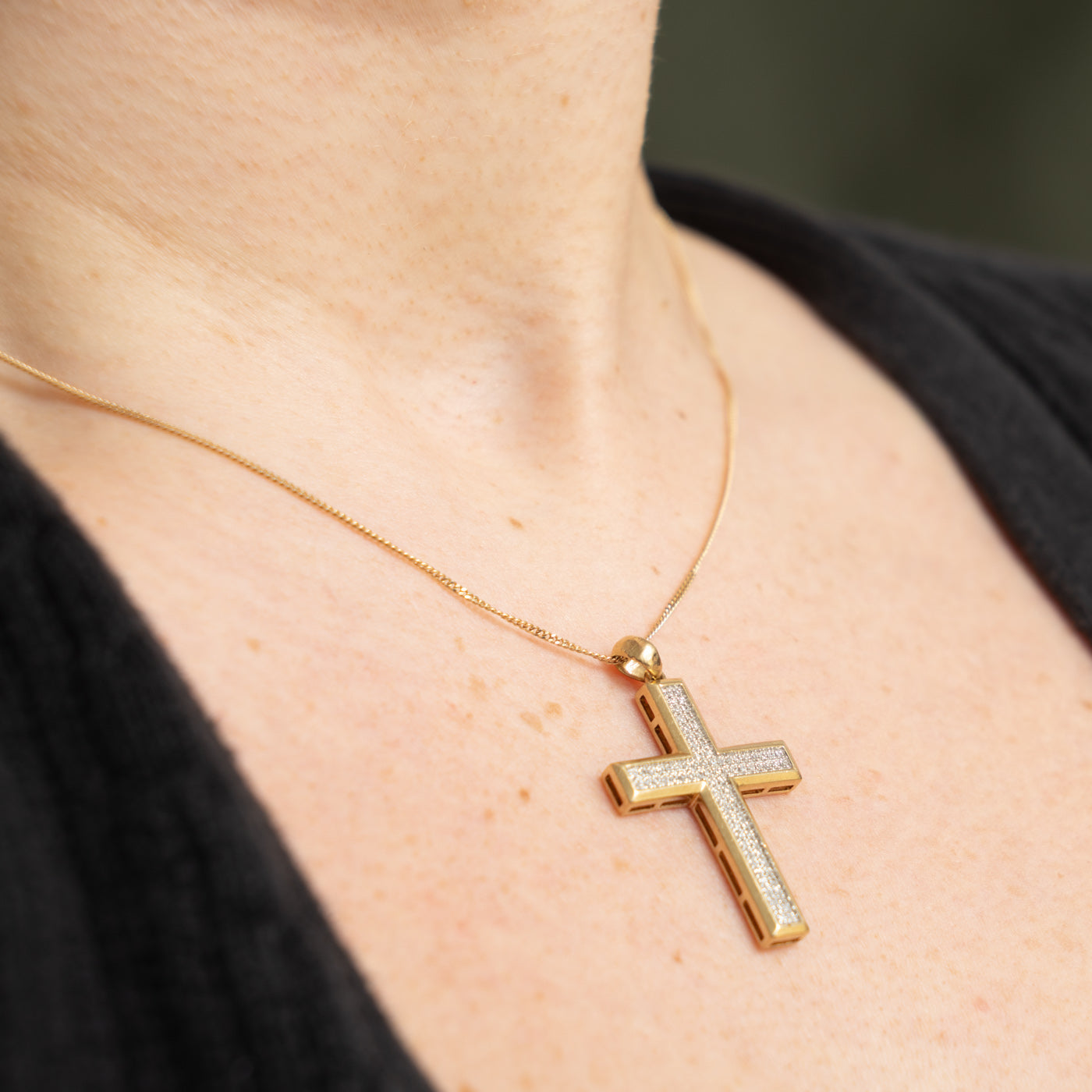 10k Pavé Set Diamond Cross Pendant | 0.08ctw