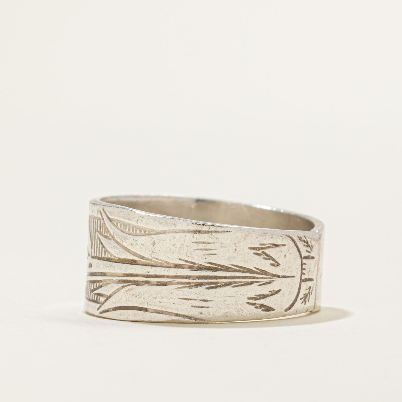 Sterling Silver Indigenous Carved Hummingbird Ring | SZ 9.0