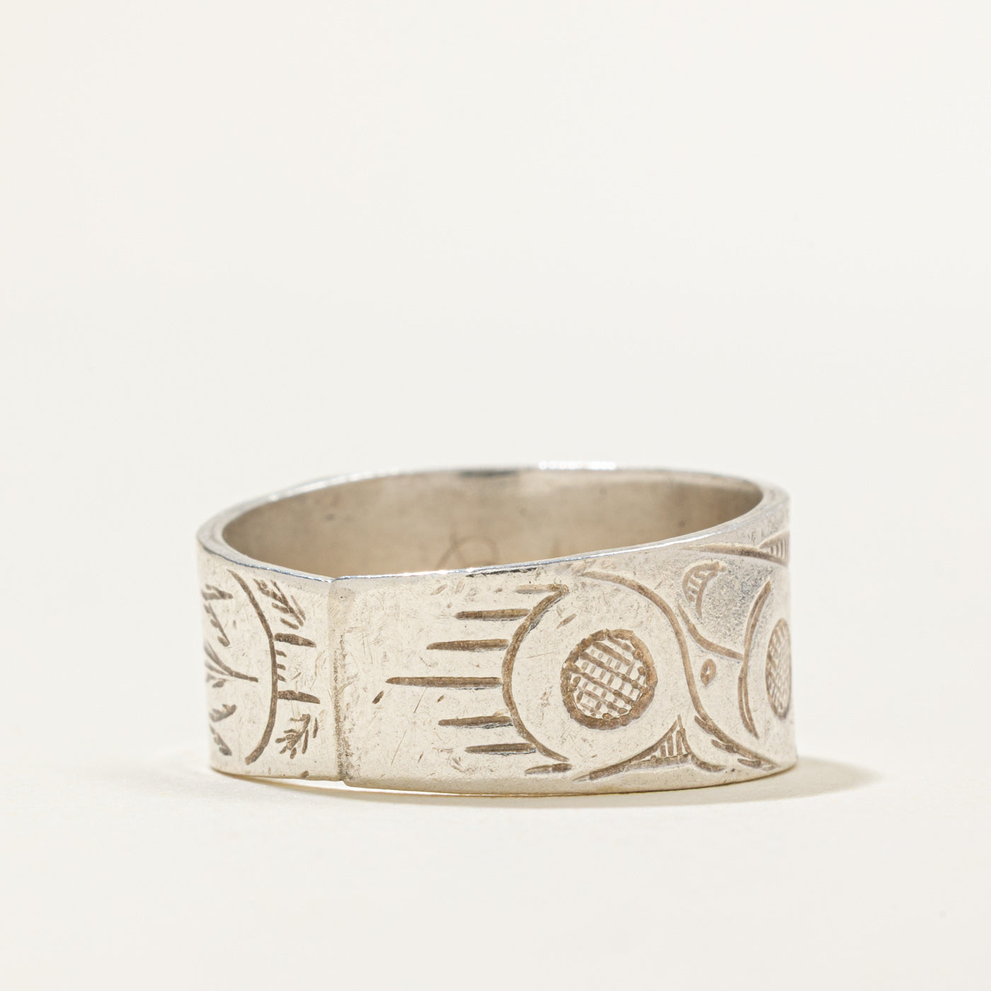 Sterling Silver Indigenous Carved Hummingbird Ring | SZ 9.0
