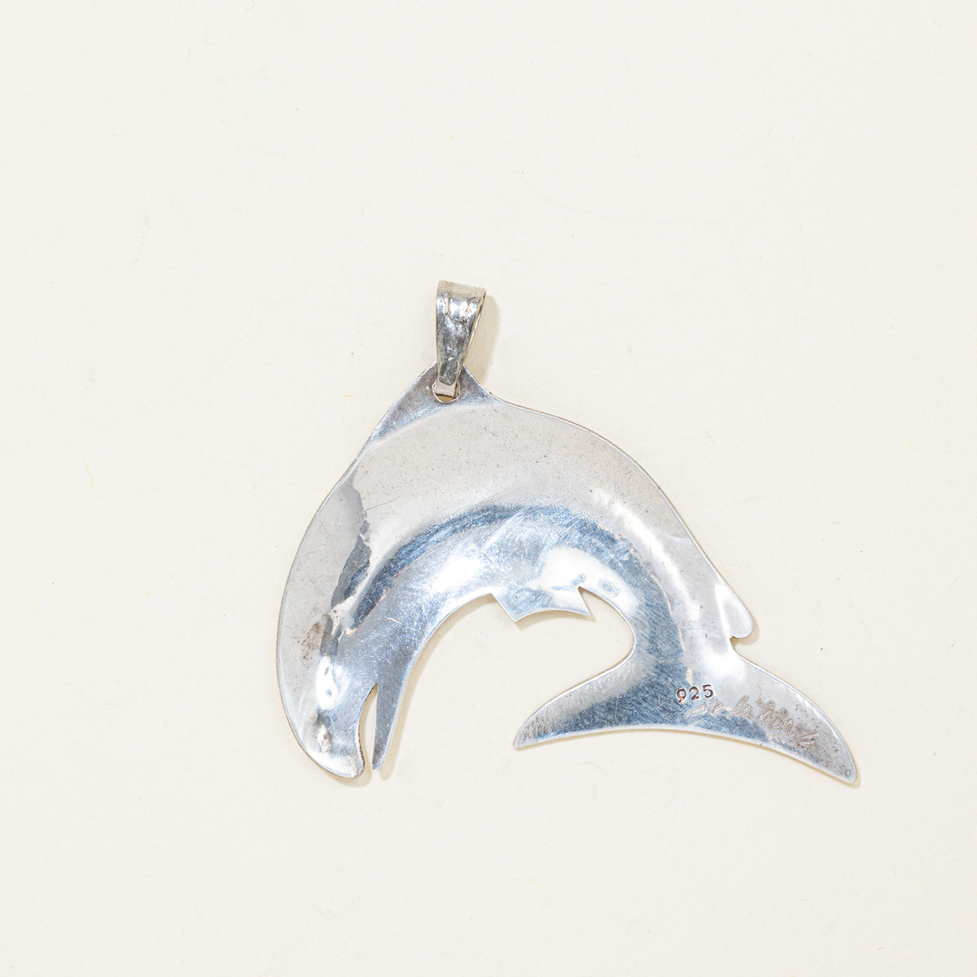 'Richard de la Mare' Sterling Silver Indigenous Carved Salmon Pendant