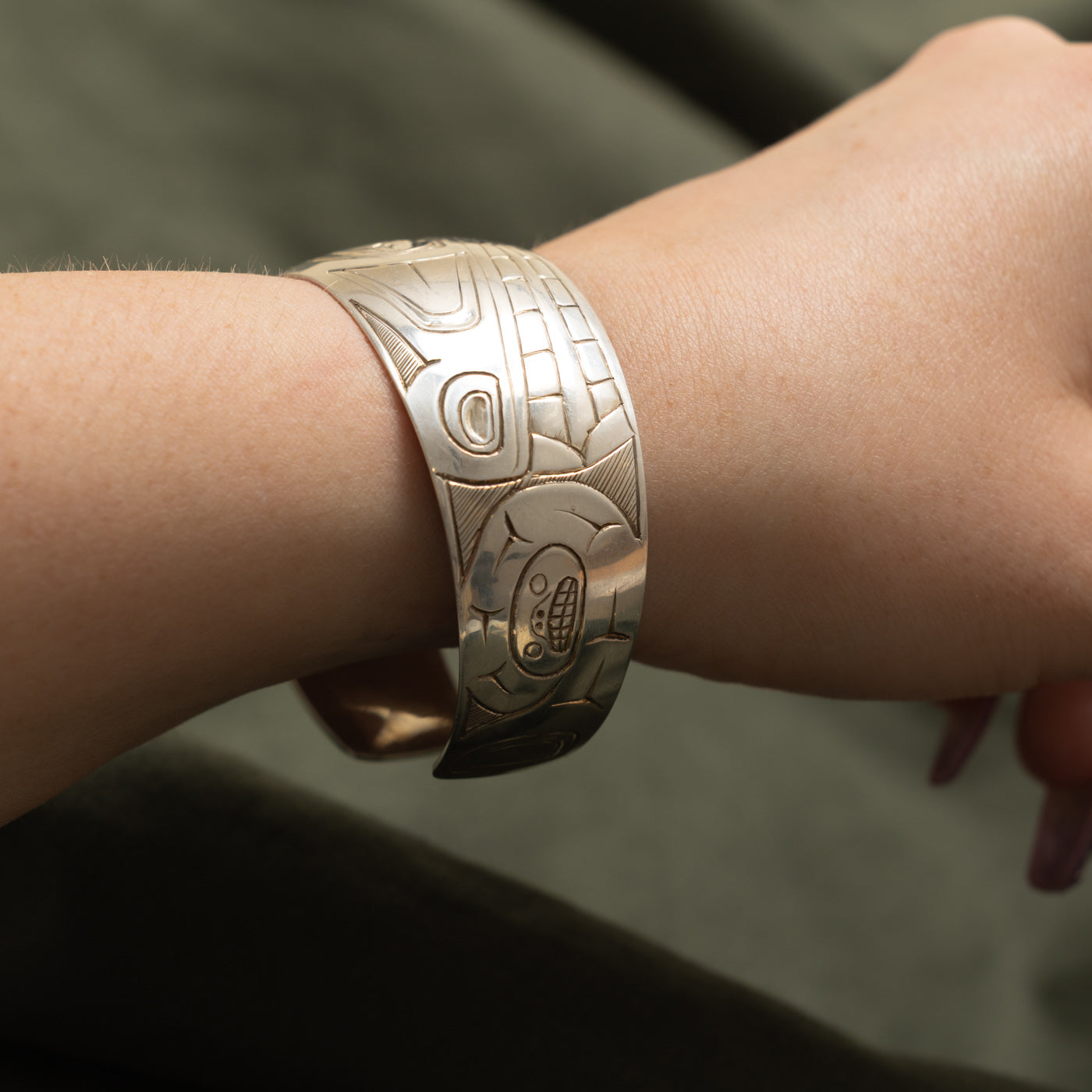 Sterling Silver Indigenous Carved Wolf Cuff | 6.5"