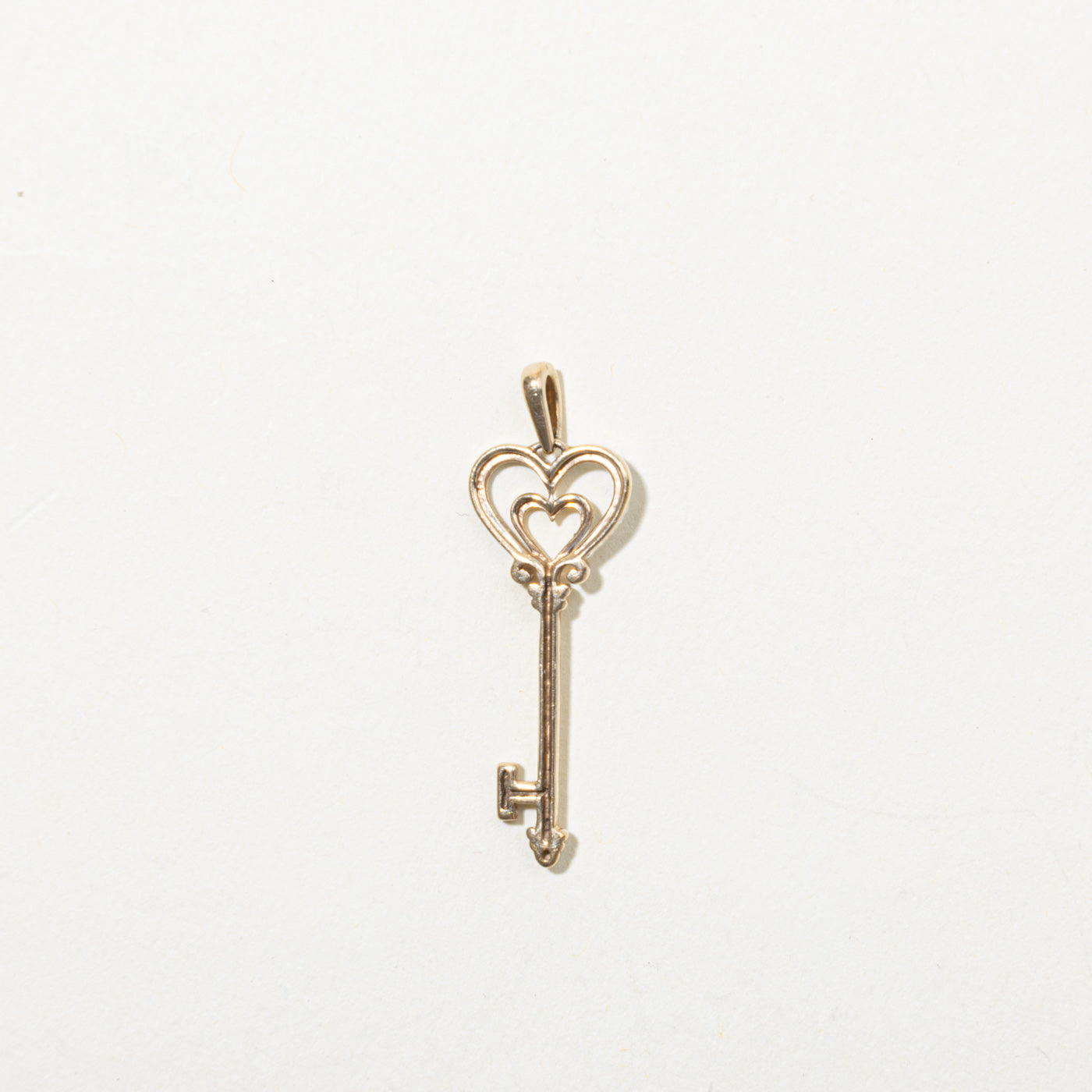 10k Diamond Heart Key Pendant | 0.04ctw
