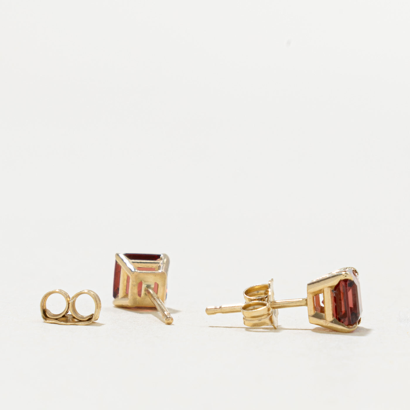 '100 Ways' 14k Yellow Gold Garnet Eagle Claw Studs | 1.35ctw
