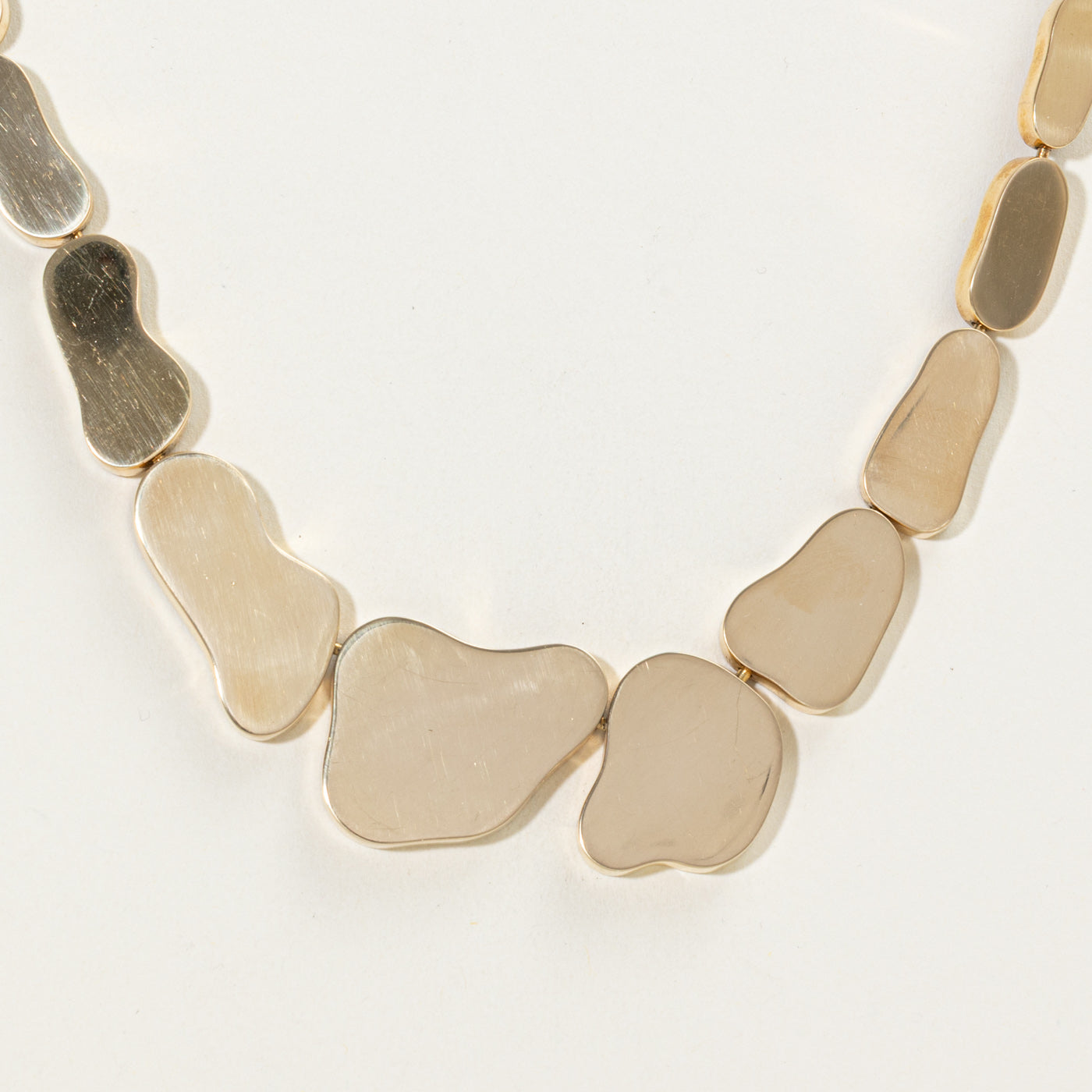 ‘Cavelti’ 18k Lily Pad Necklace | 16.5"