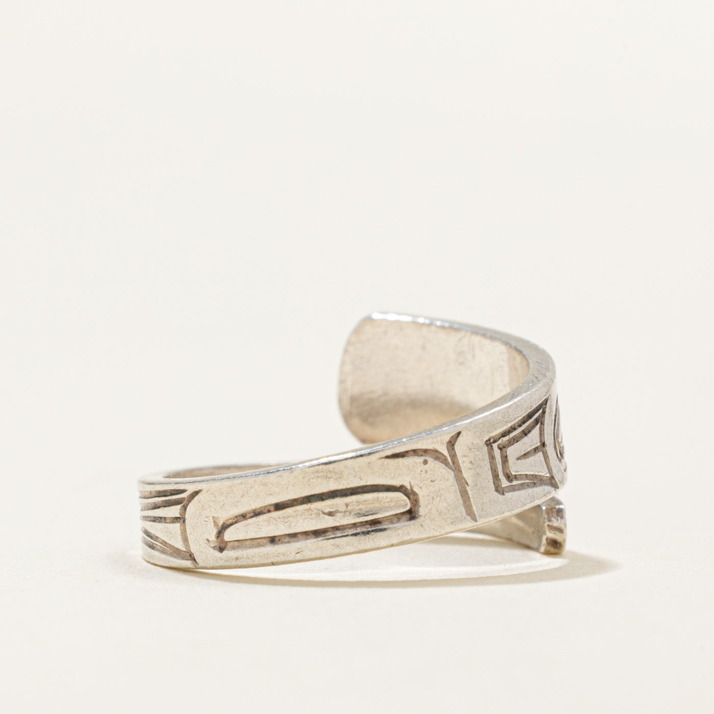 Sterling Silver Indigenous Carved Raven Bypass Ring | SZ 2.75