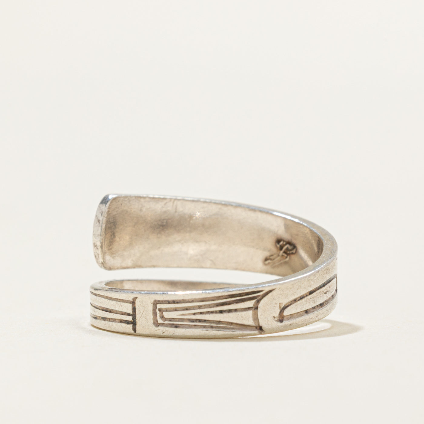 Sterling Silver Indigenous Carved Raven Bypass Ring | SZ 2.75