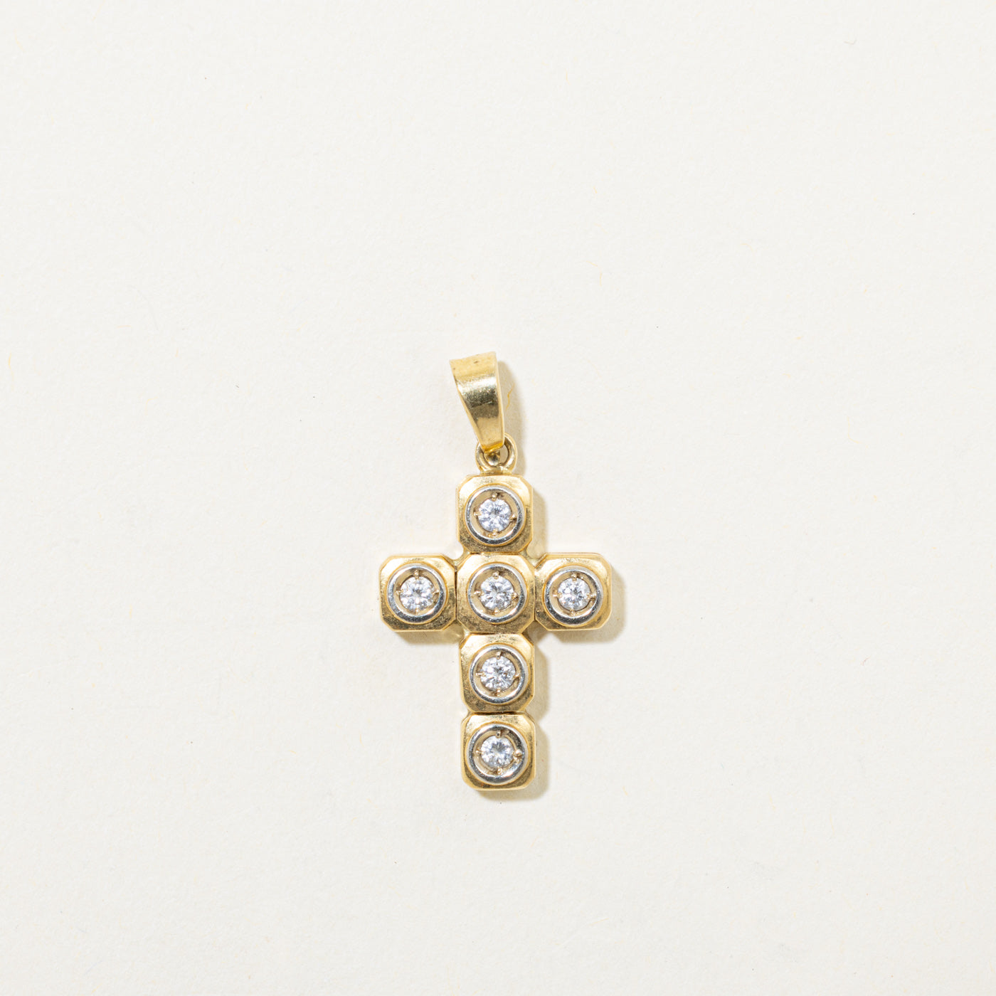 18k Diamond Cross Pendant | 0.18ctw