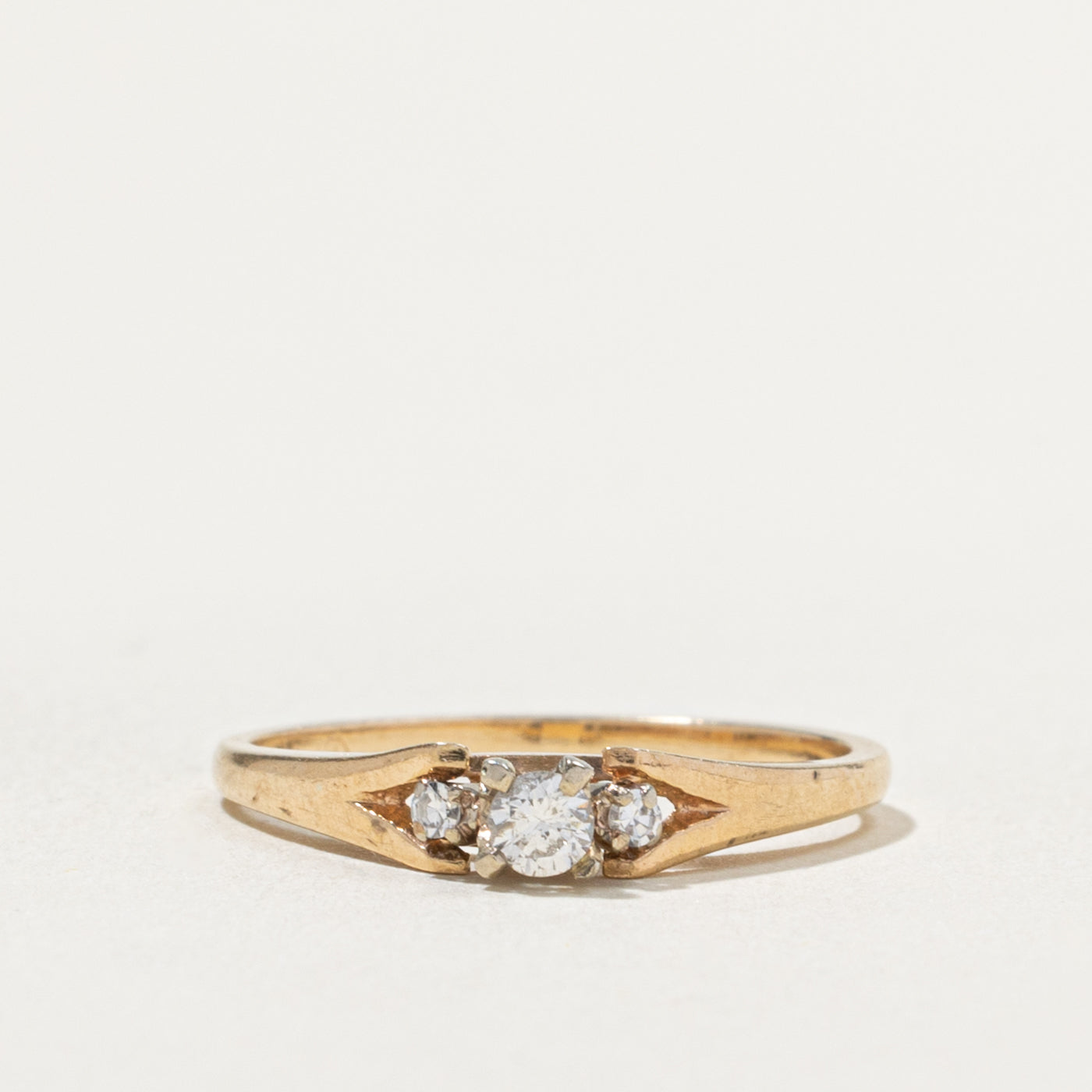 14k Diamond Accented Tapered Ring | SZ 5.75