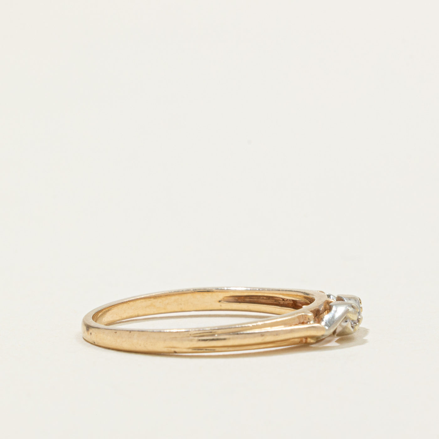 'Birks' 14k Two Stone Diamond Scrollwork Band | SZ 7.75