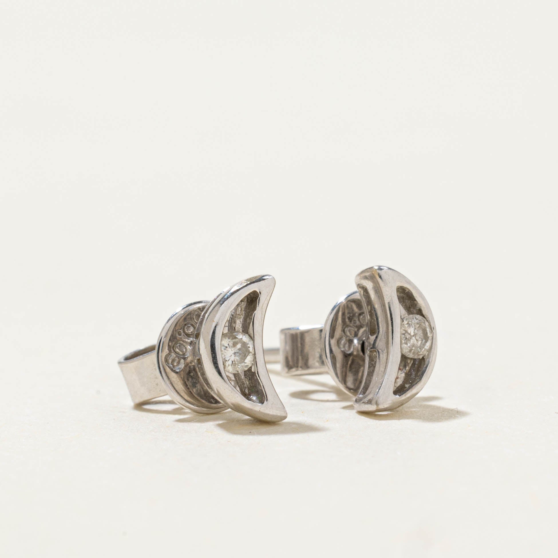 18k Diamond Crescent Moon Stud Earrings