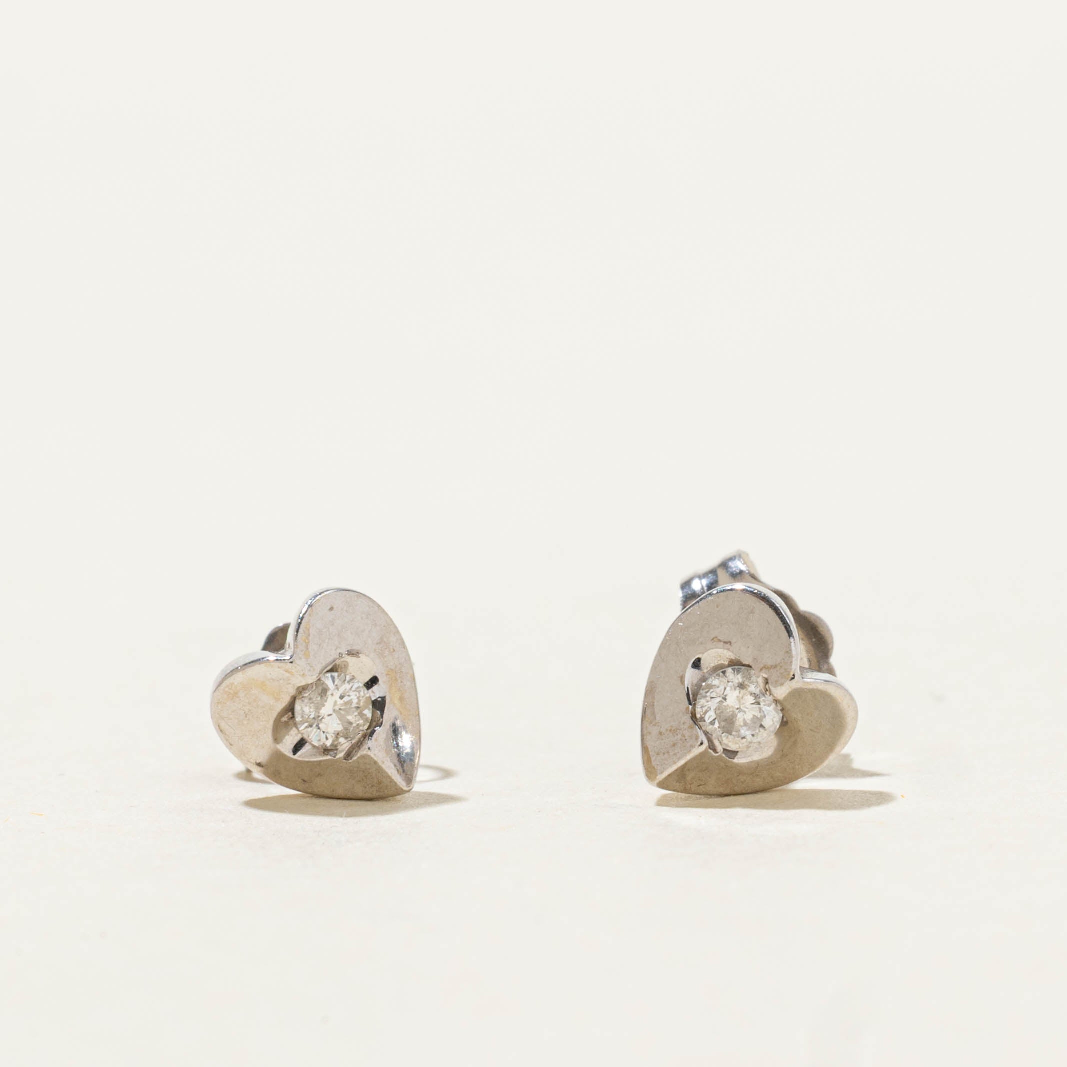 10k White Gold Diamond Heart Stud Earrings