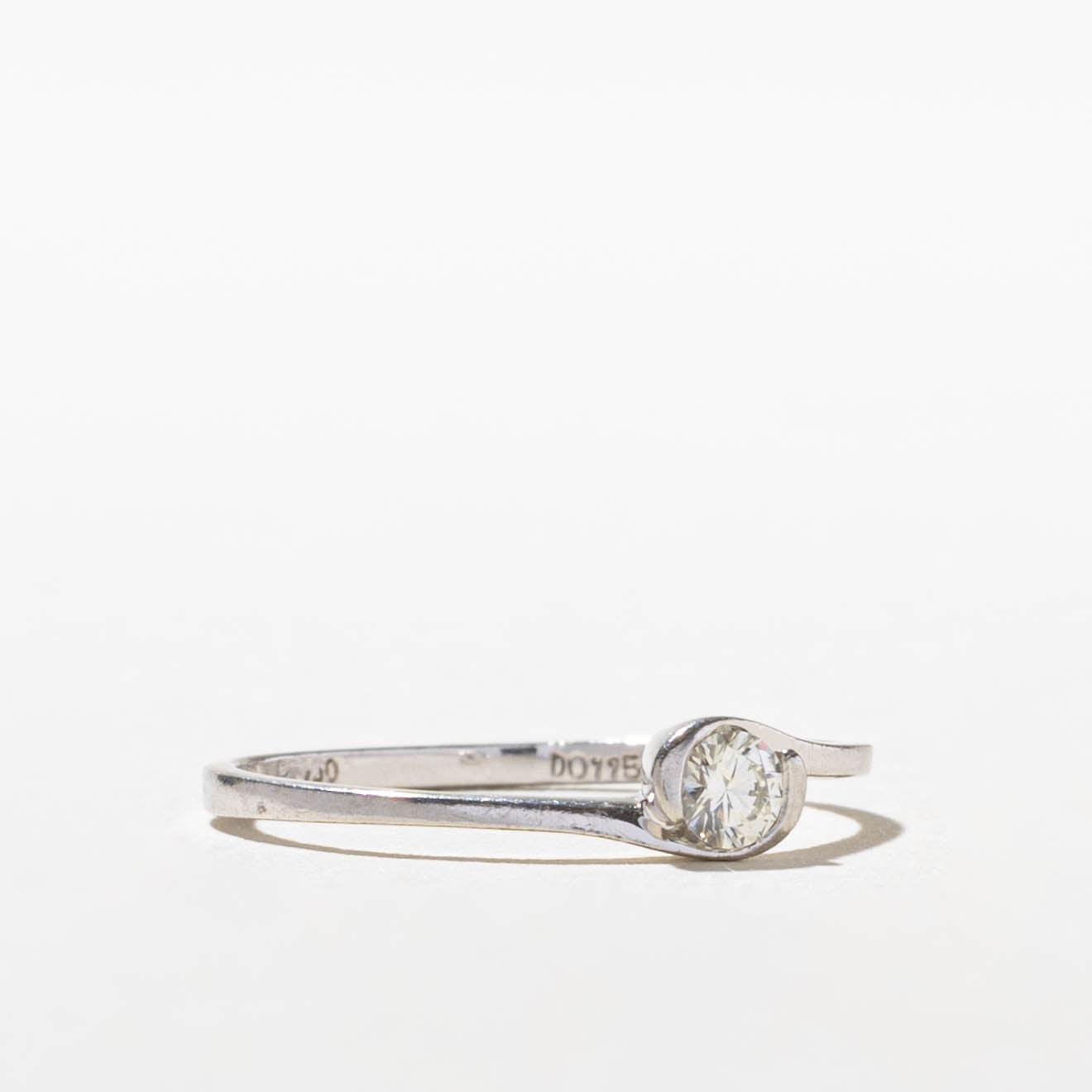 Semi Bezel Set Diamond Ring | 0.12ct | SZ 6.25