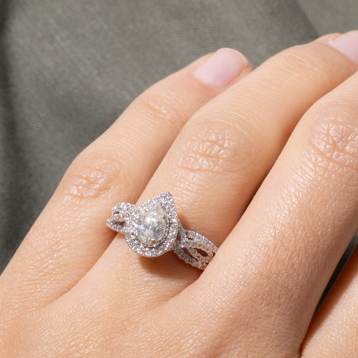 14k Pear Cut Diamond Halo Ring | 0.50ct SI1 H/I, 0.53ctw | SZ 6.75