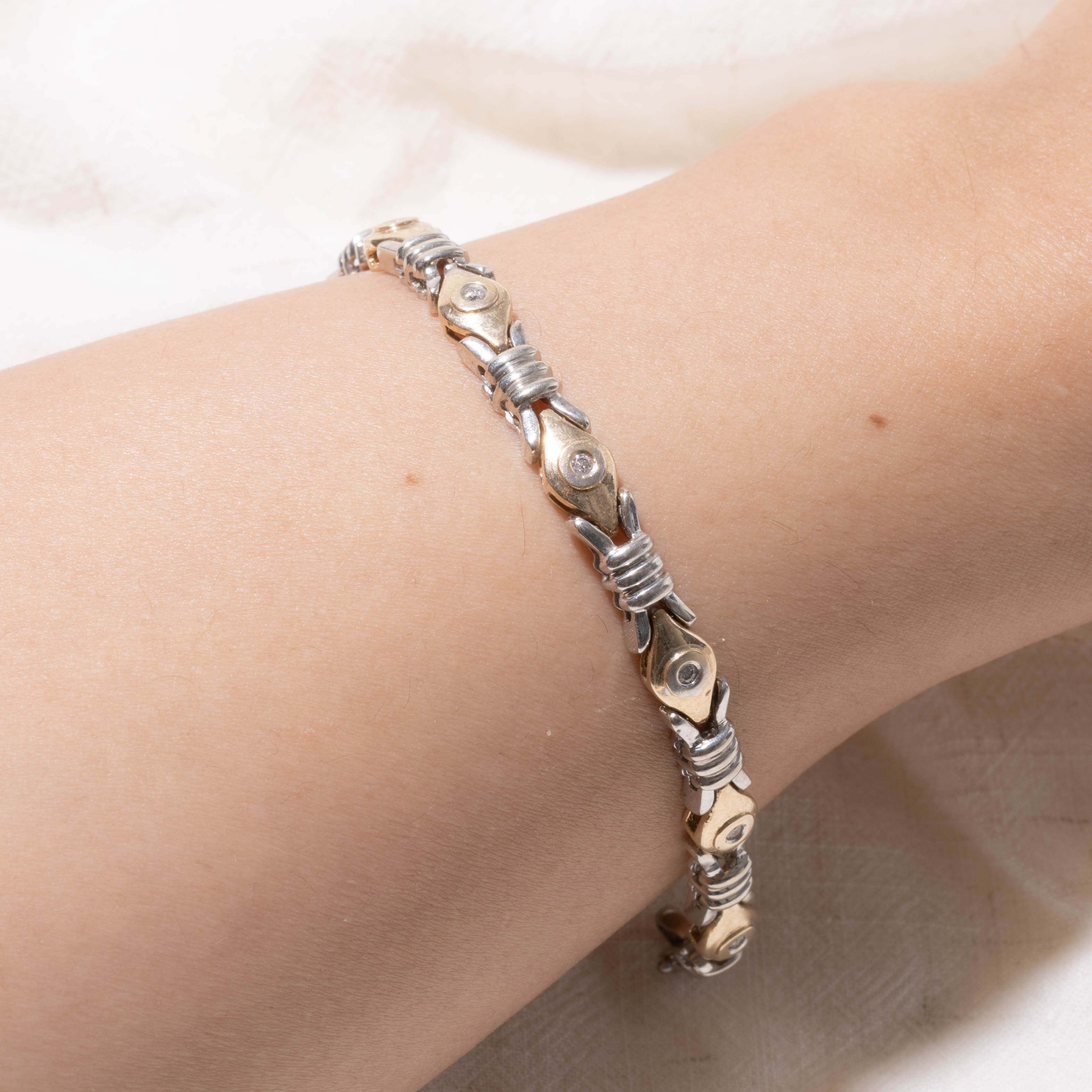 10k Two-Tone Diamond Barbed Bracelet | 0.15ctw | 7"