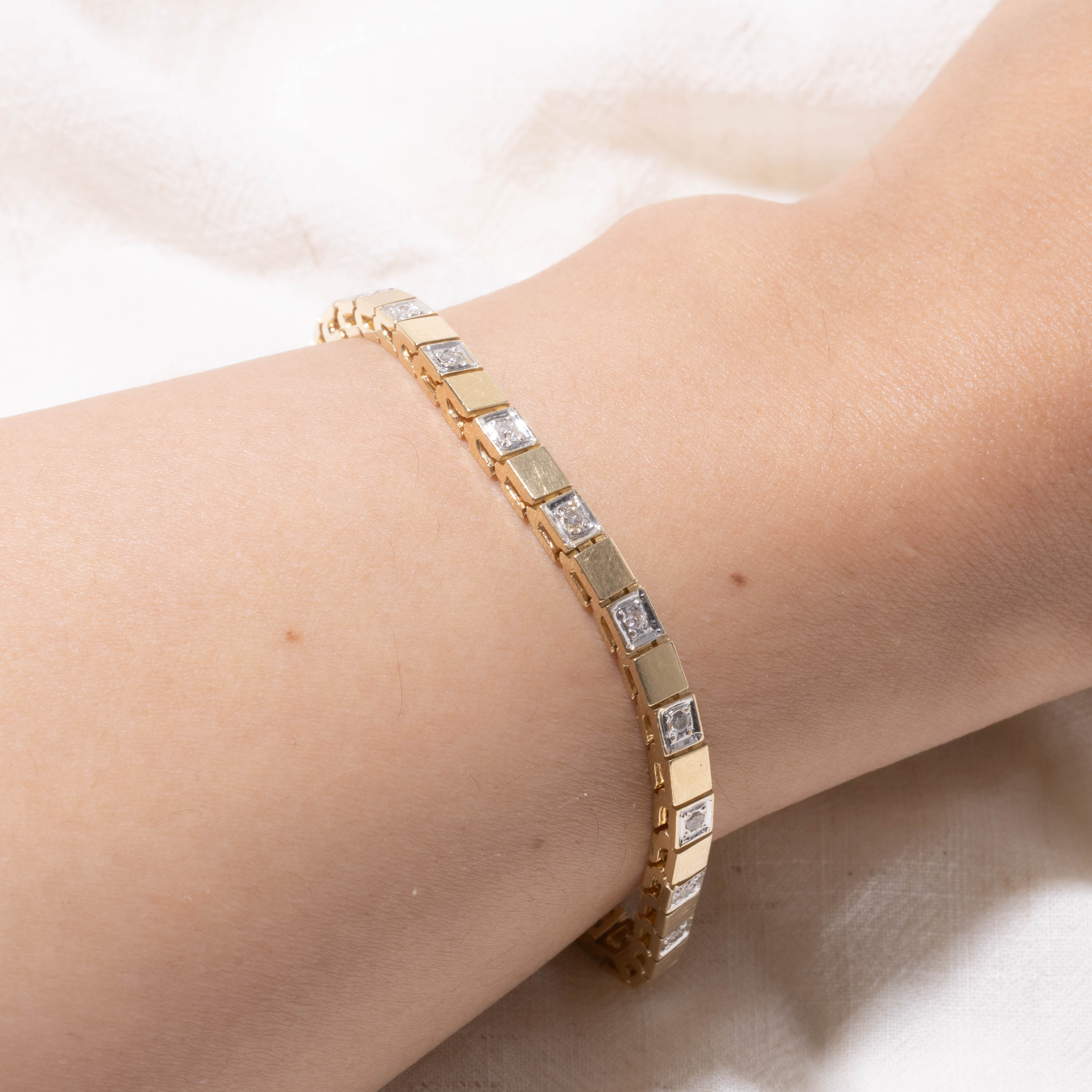 14k Flush Set Diamond Textured Tennis Bracelet | 0.38ctw | 7.5"