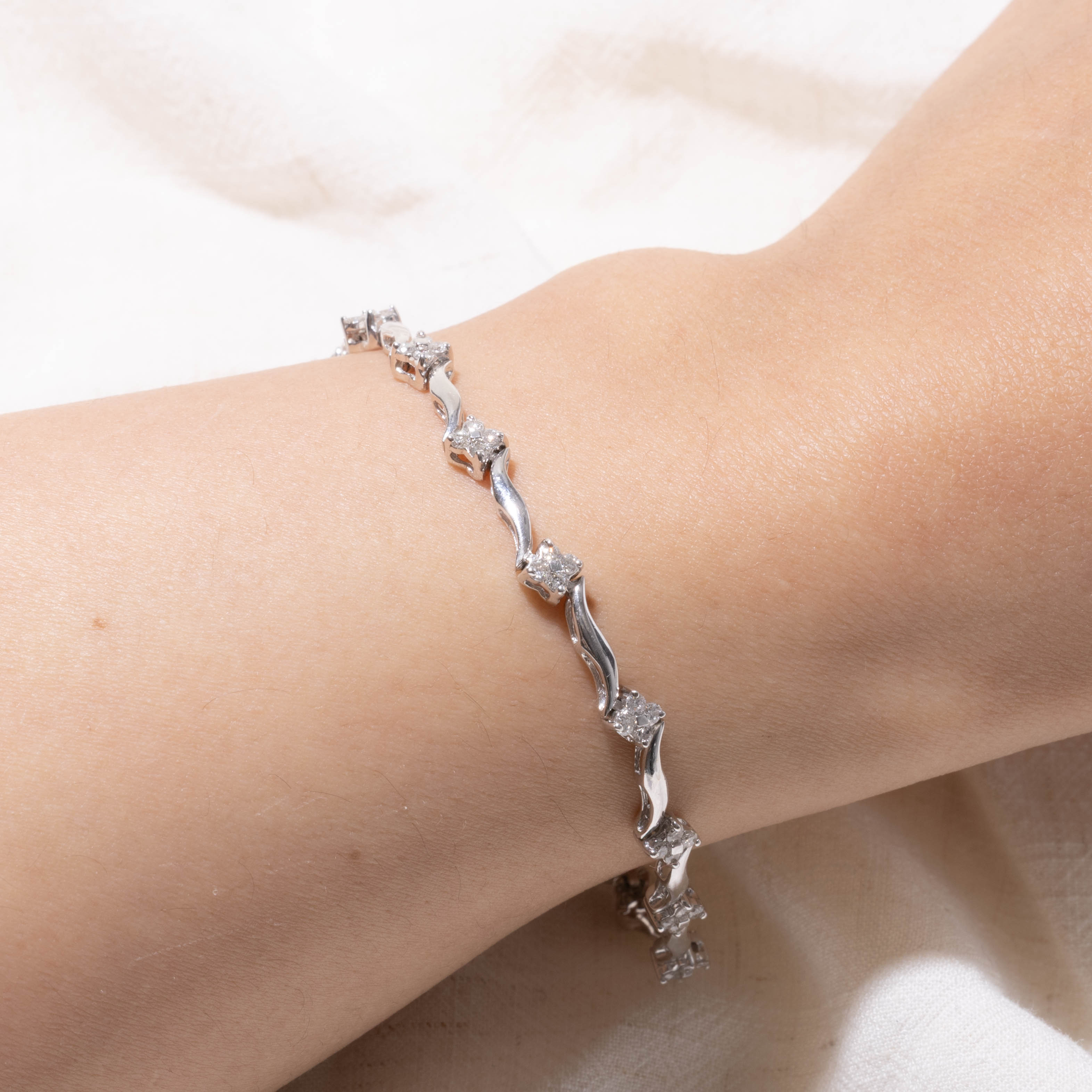 14k Diamond Cluster Wave Bracelet | 0.90ctw | 7"