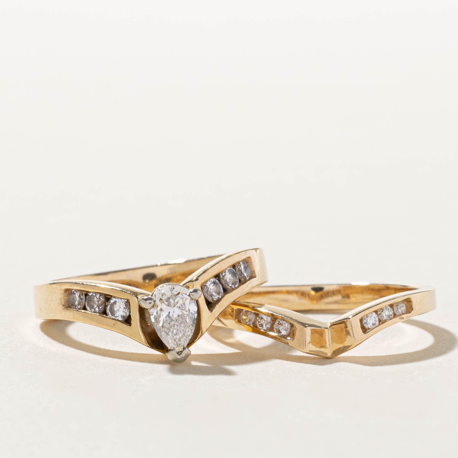 14k Pear Cut Diamond Chevron Wedding Ring Set | 0.37ct SI2 F, 0.30ctw | SZ 6.5