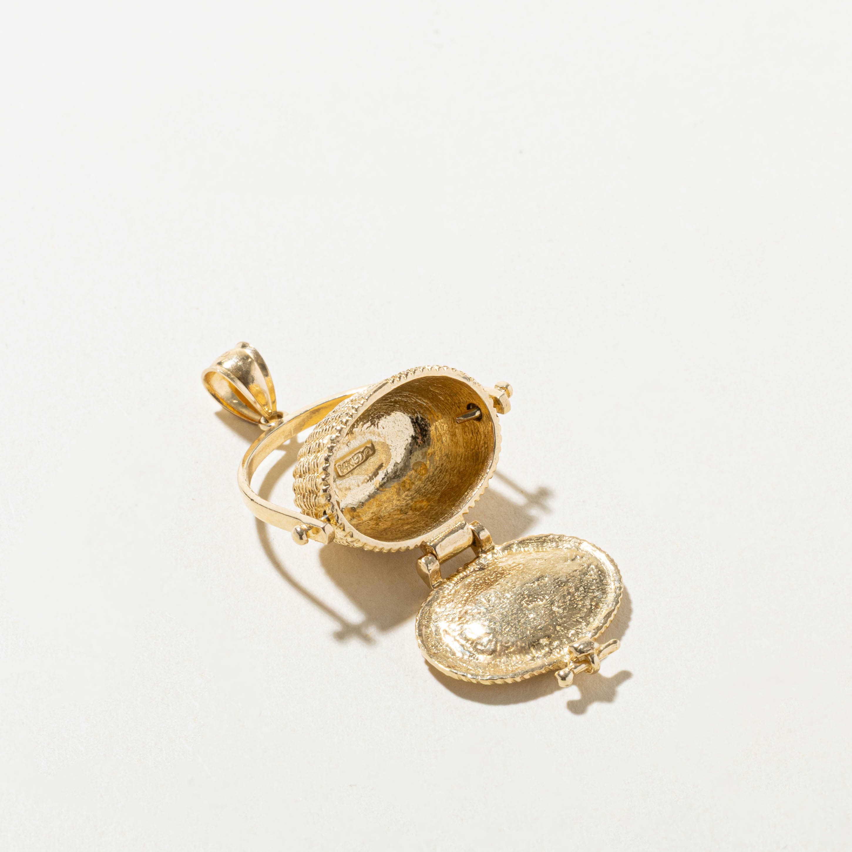 14k Nantucket Basket Locket Pendant