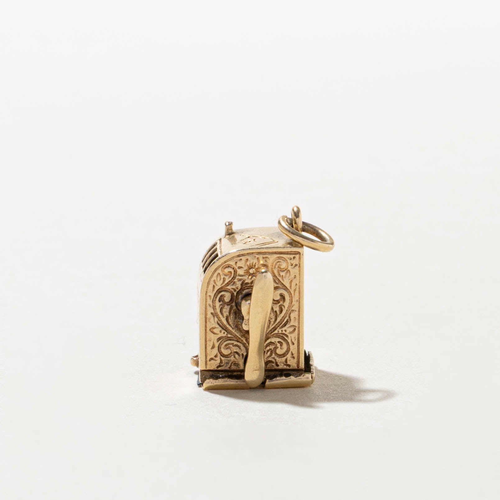 14k Slot Machine Charm