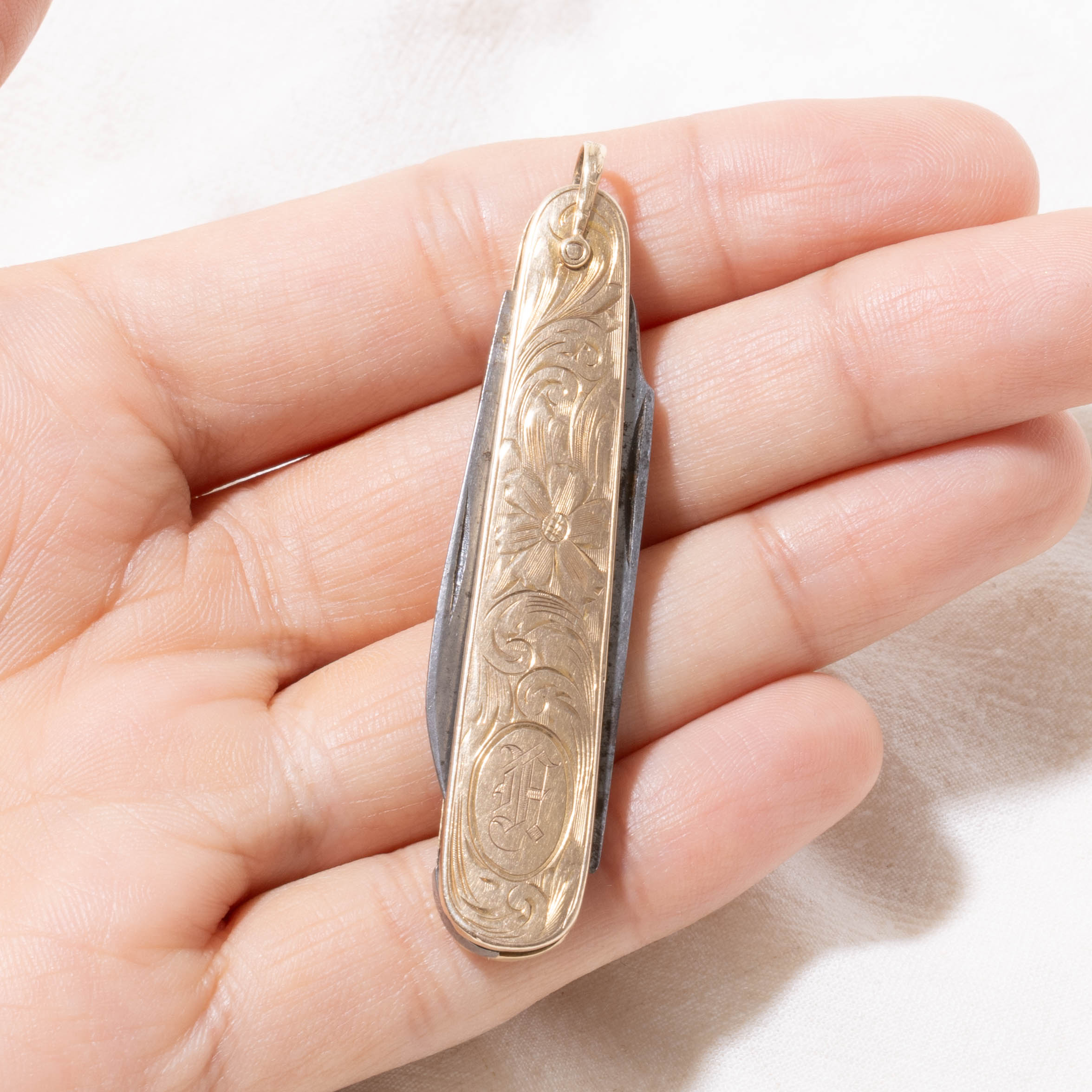 14k Floral Engraved Penknife with Steel Blades