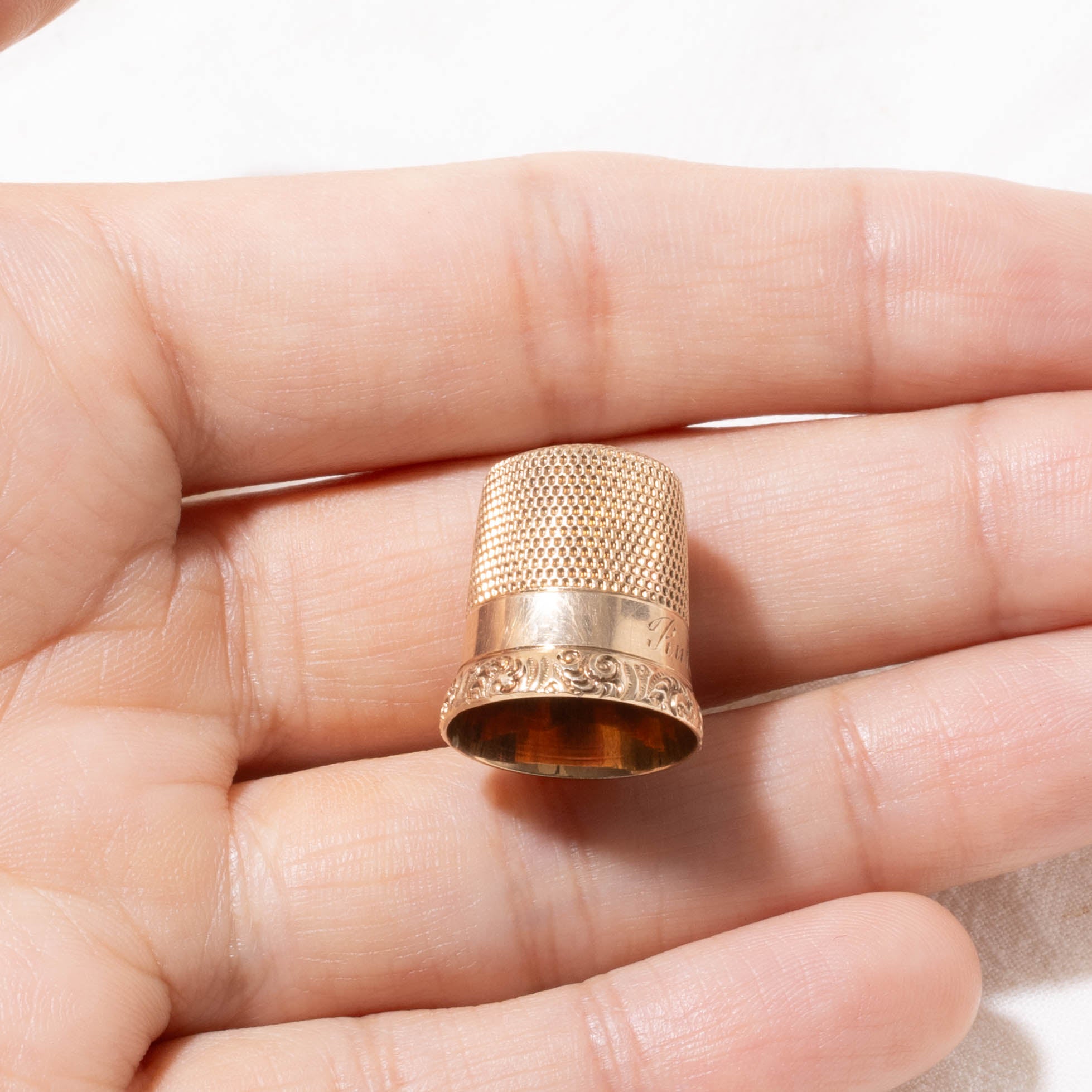 9k Thimble Engraved "Ruth"