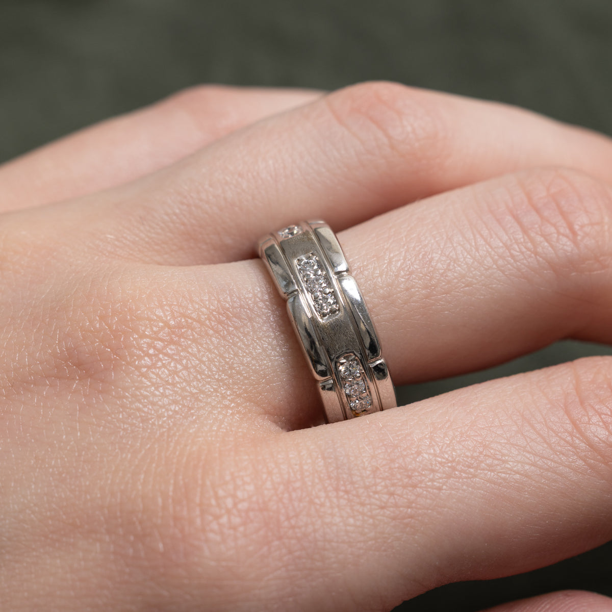 14k Scattered Semi Eternity Diamond Grooved Band | 0.27ctw | 7.85mm | SZ 8