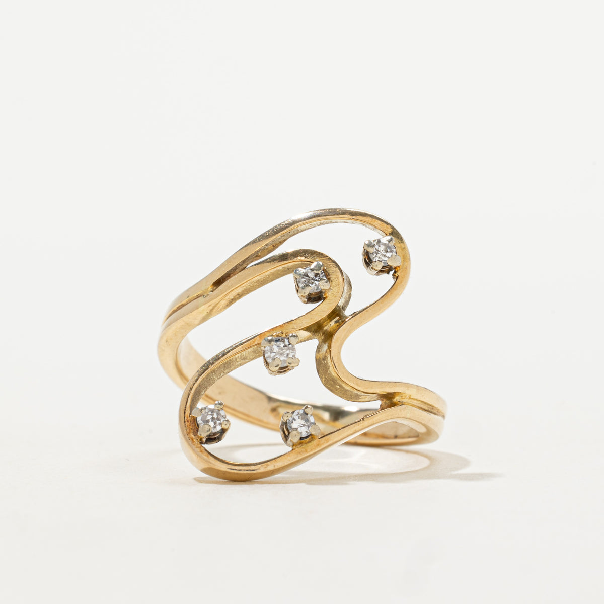 17k Scattered Diamond Abstract Wave Cocktail Ring | 0.08ctw | SZ 7.5