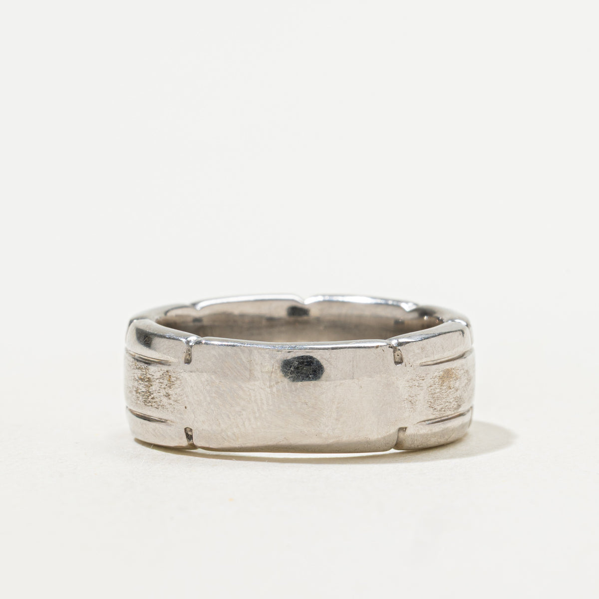 14k Scattered Semi Eternity Diamond Grooved Band | 0.27ctw | 7.85mm | SZ 8